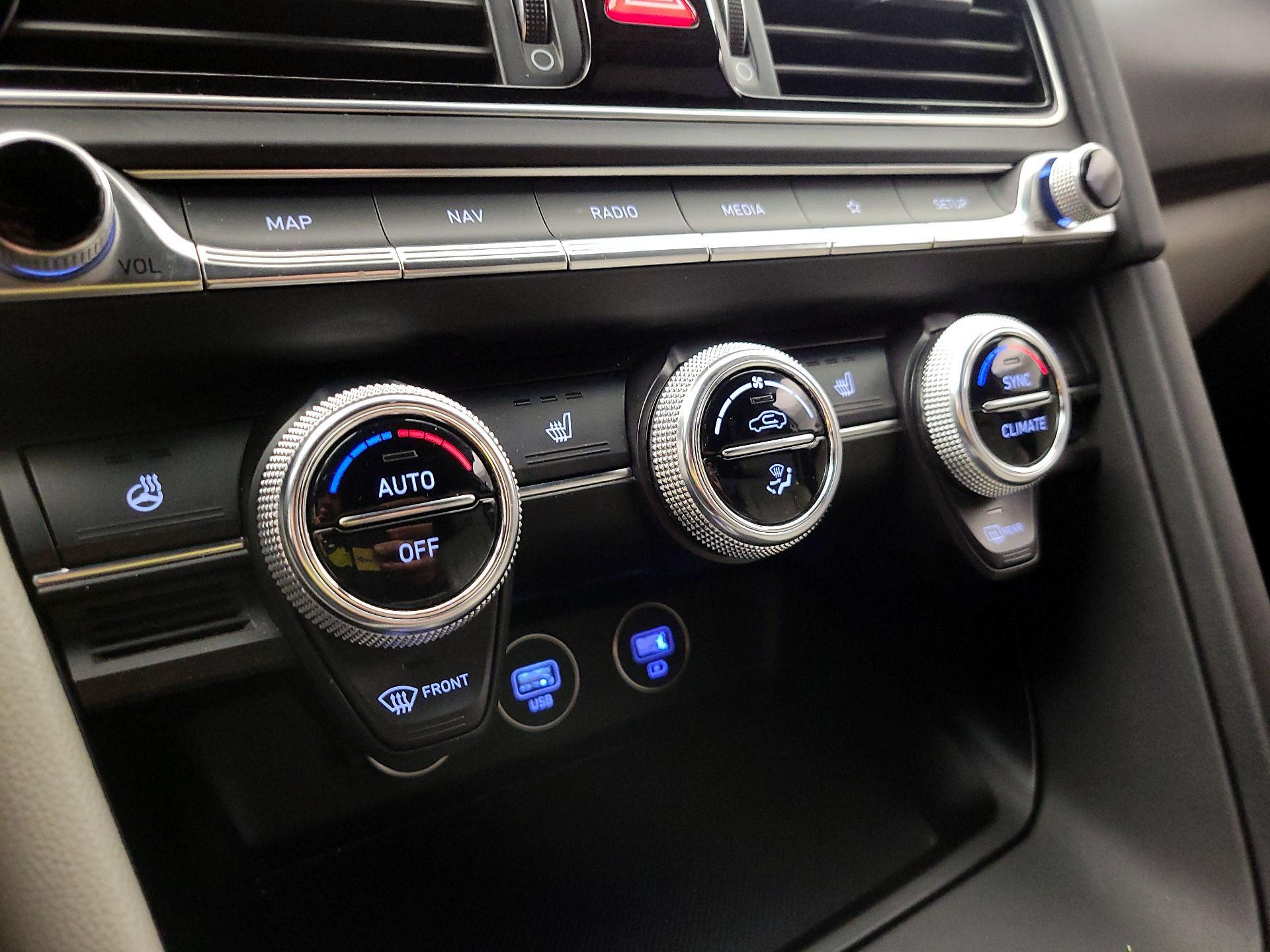 Thumbnail: 2023 Genesis G70 - 17