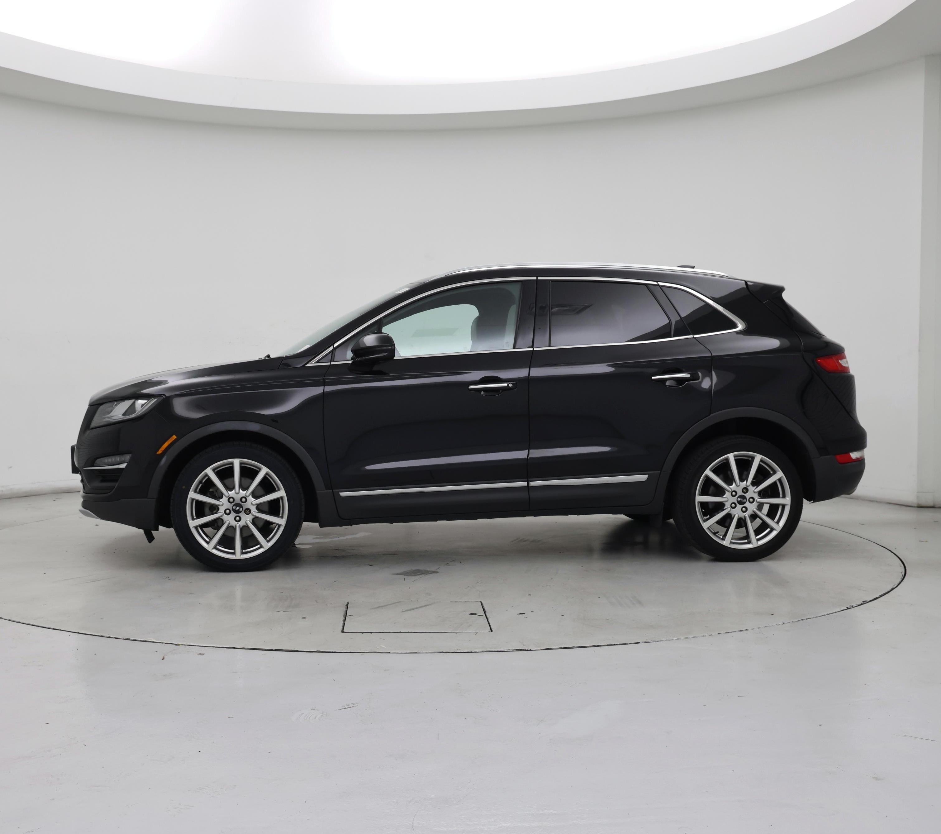 Thumbnail: 2019 Lincoln MKC - 3