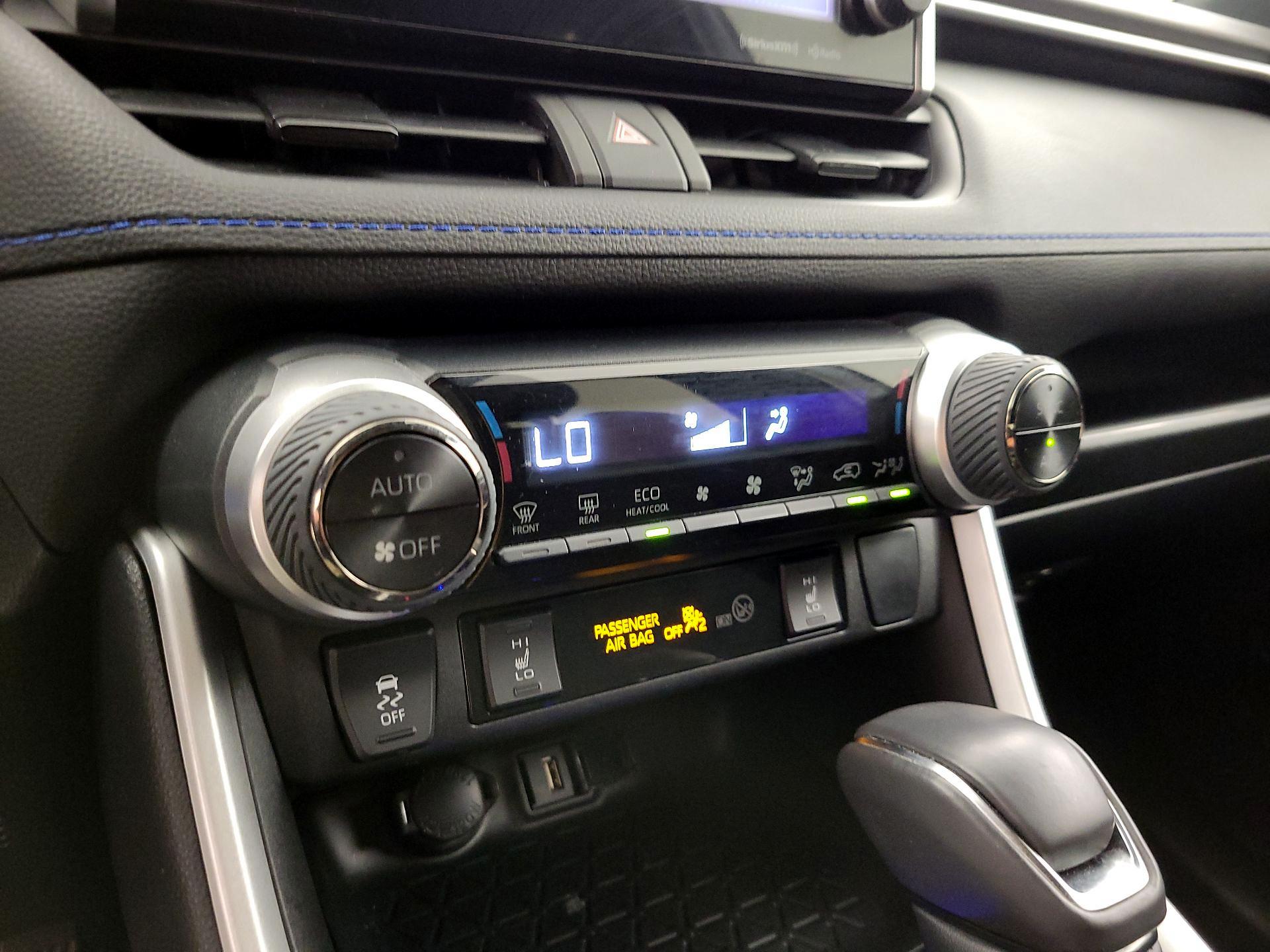 Thumbnail: 2022 Toyota RAV4 - 16