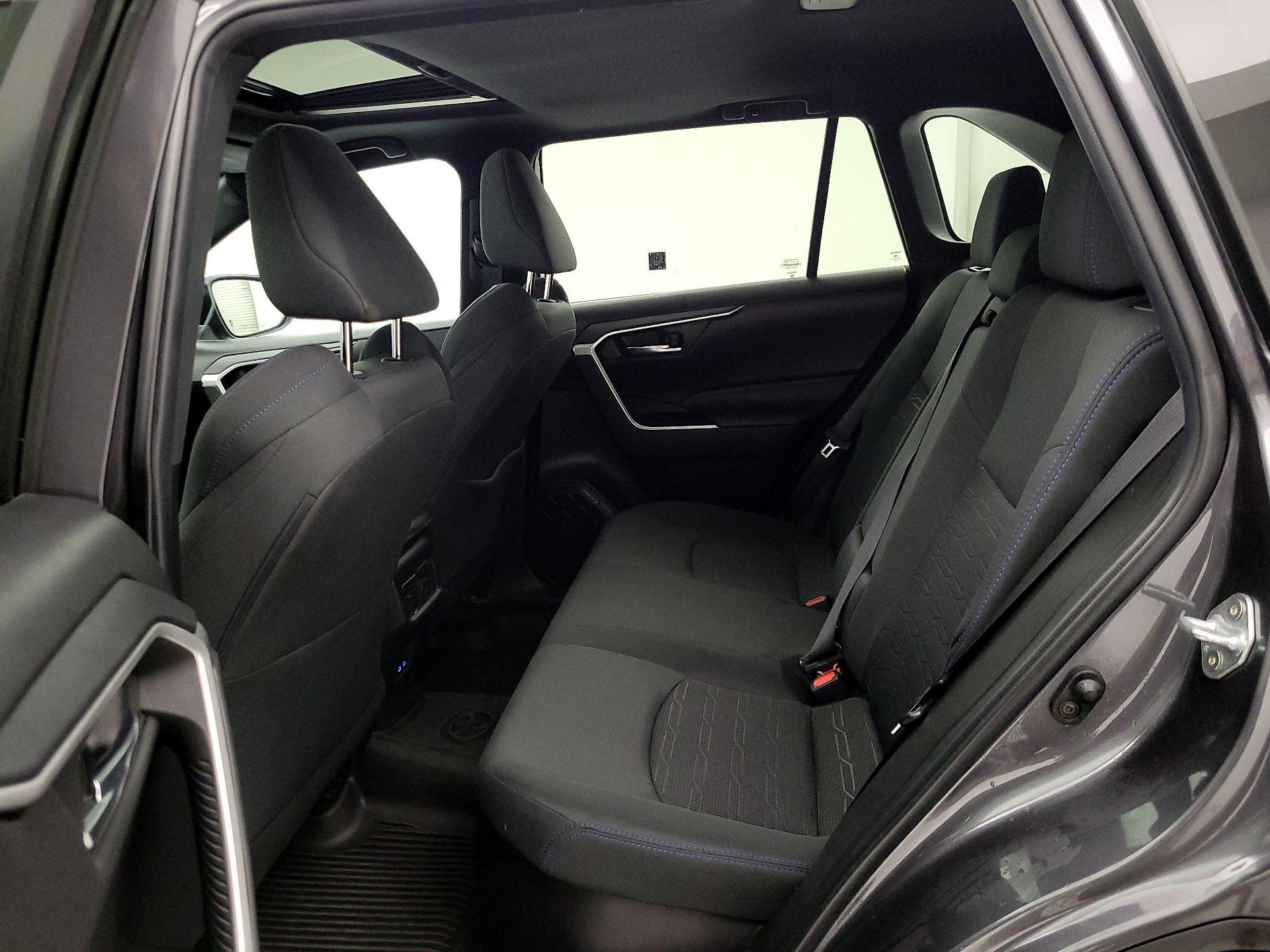 Thumbnail: 2022 Toyota RAV4 - 20