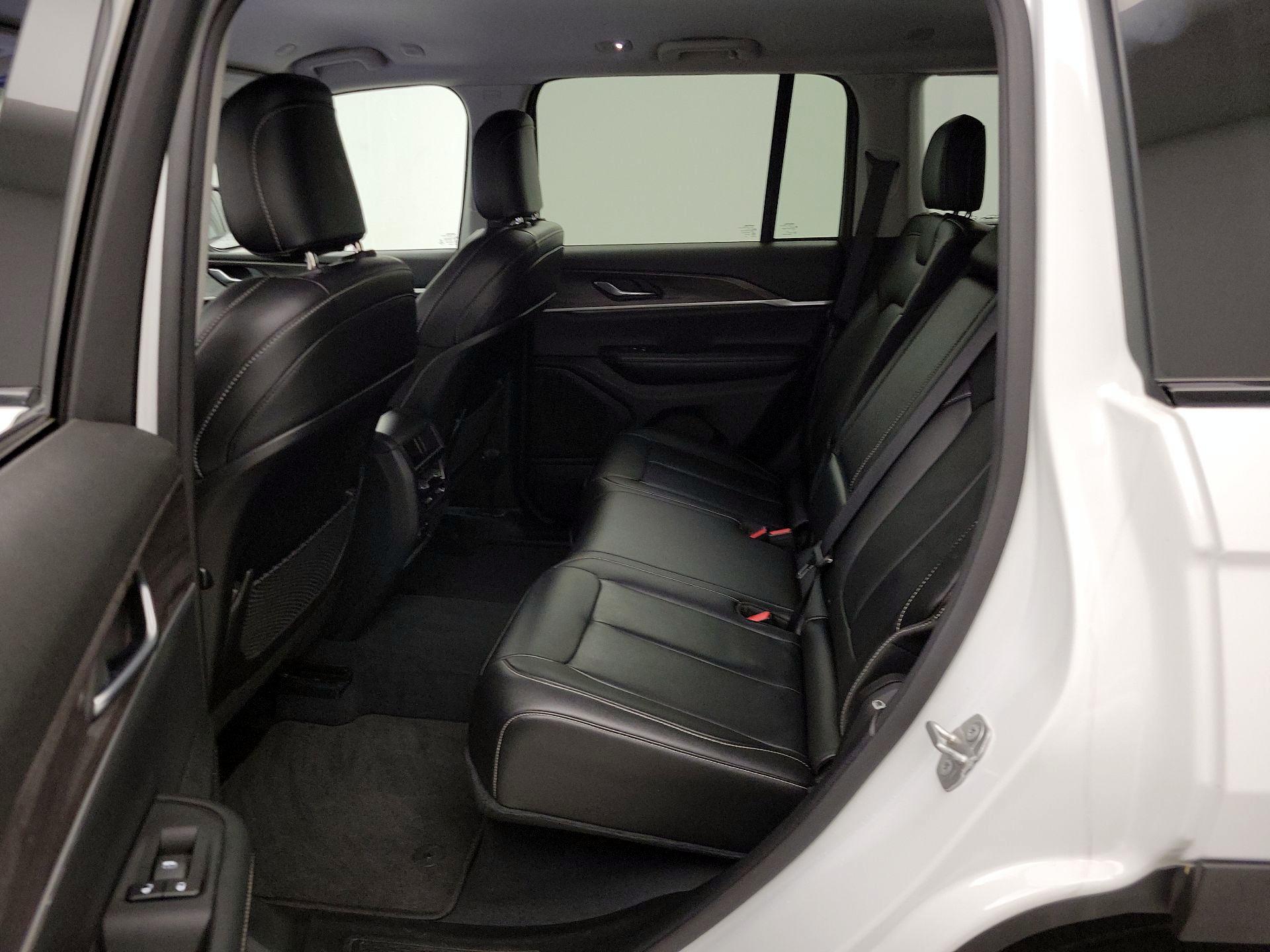 Thumbnail: 2023 Jeep Grand Cherokee - 20