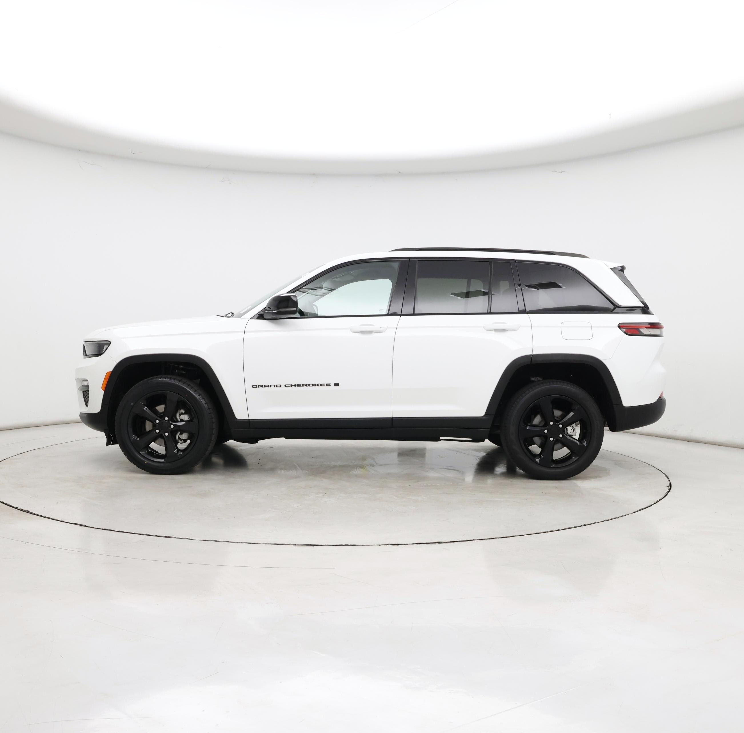 Thumbnail: 2023 Jeep Grand Cherokee - 3