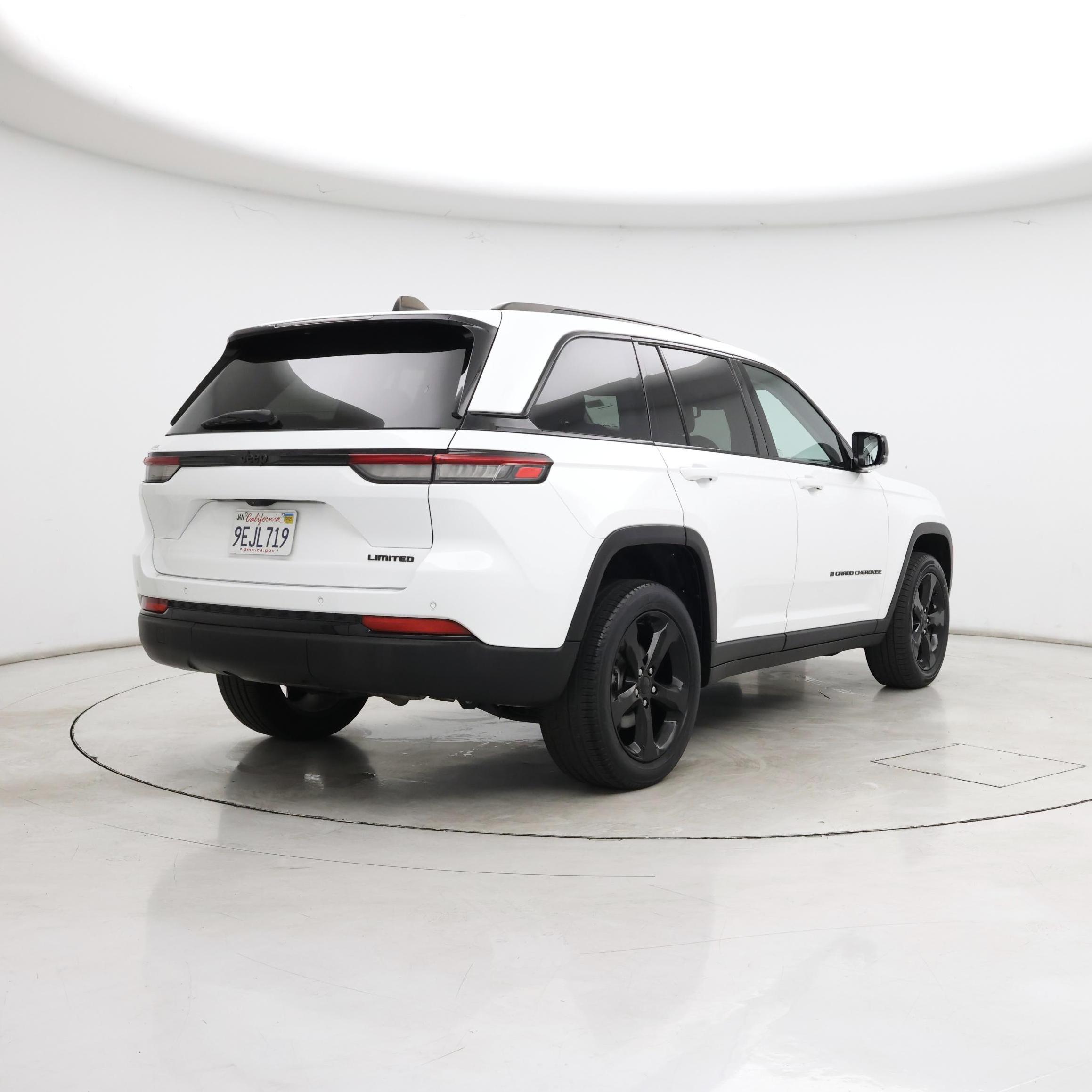 Thumbnail: 2023 Jeep Grand Cherokee - 8