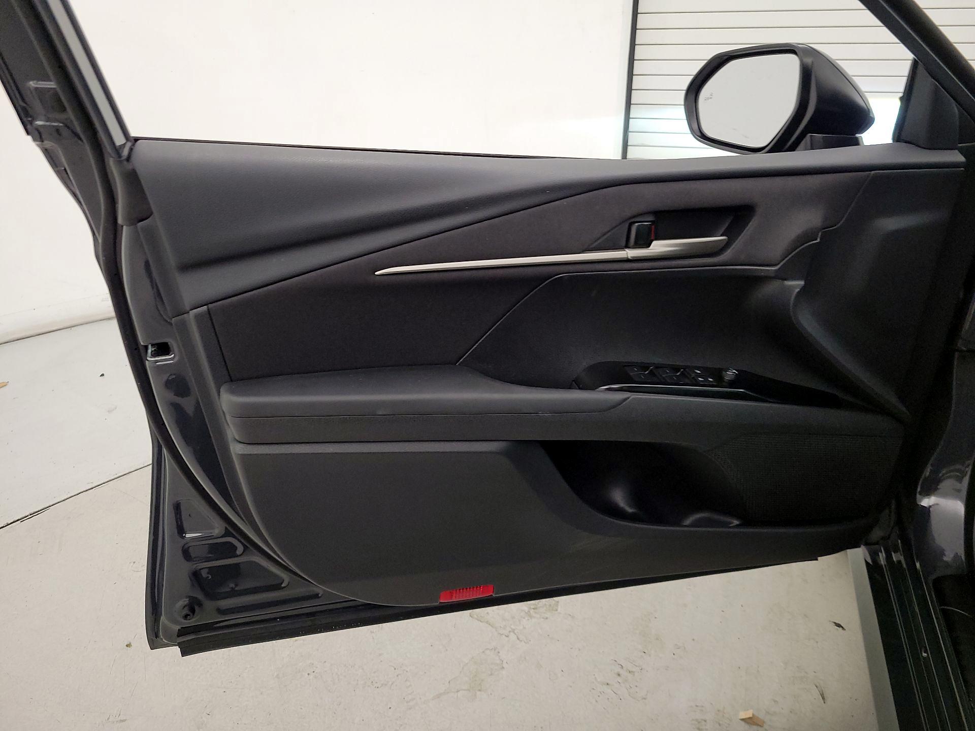 Thumbnail: 2025 Toyota Camry - 12