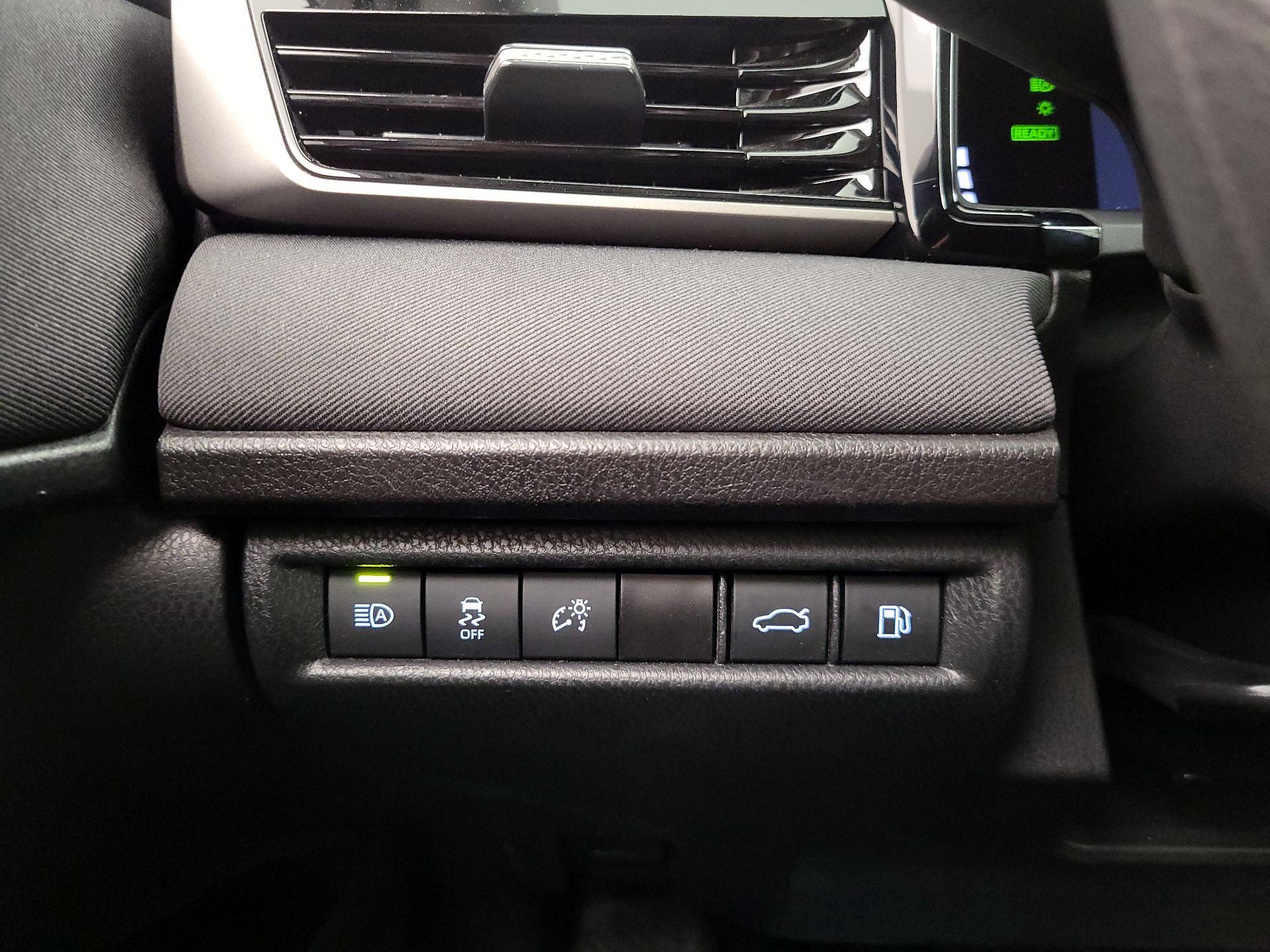 Thumbnail: 2025 Toyota Camry - 13