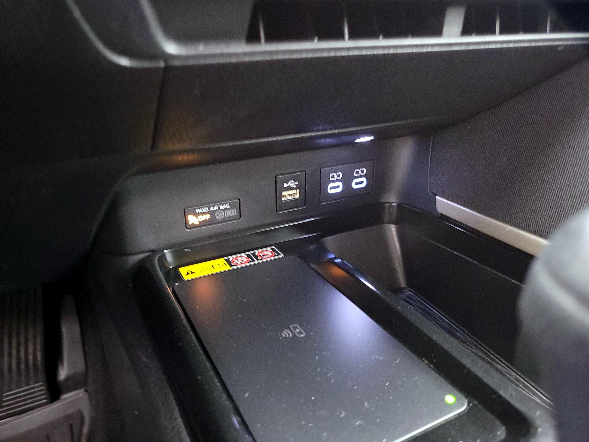 Thumbnail: 2025 Toyota Camry - 18