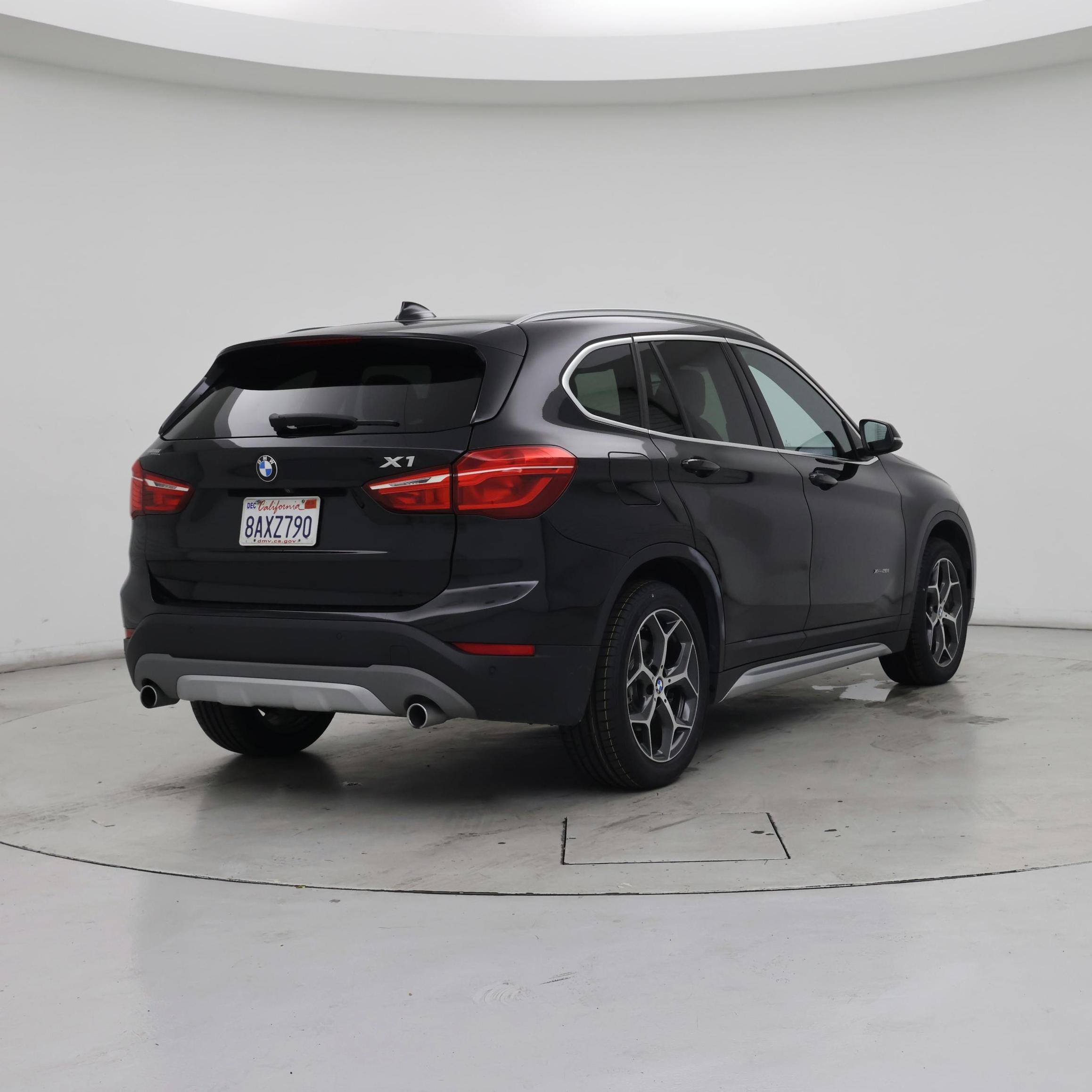 Thumbnail: 2018 BMW X1 - 8