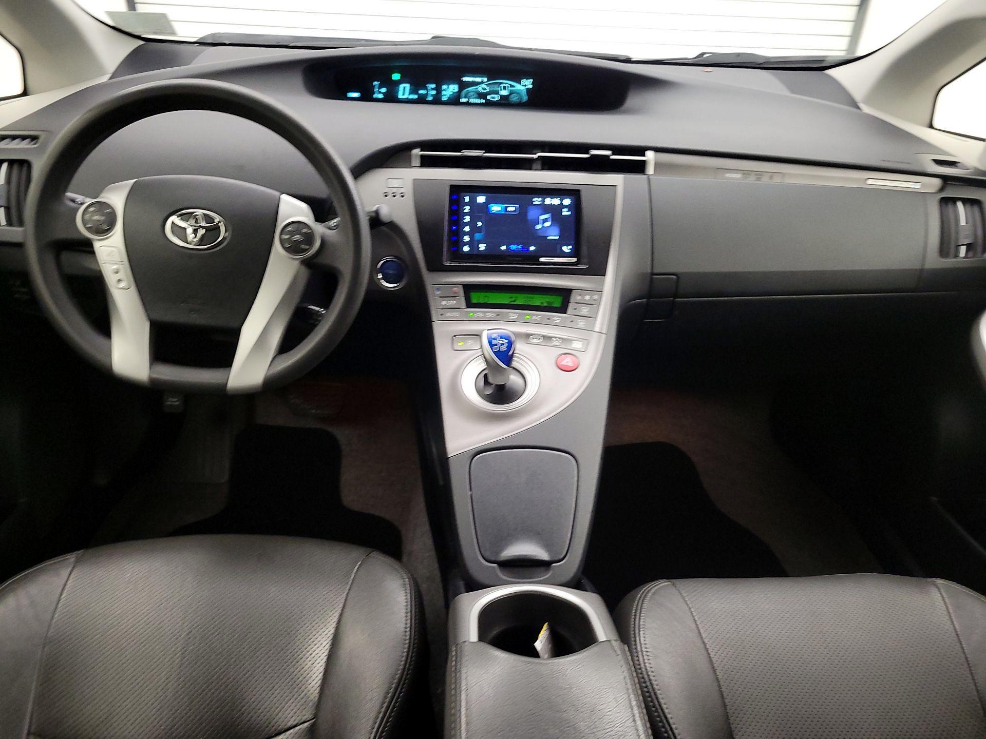 Thumbnail: 2014 Toyota Prius - 9