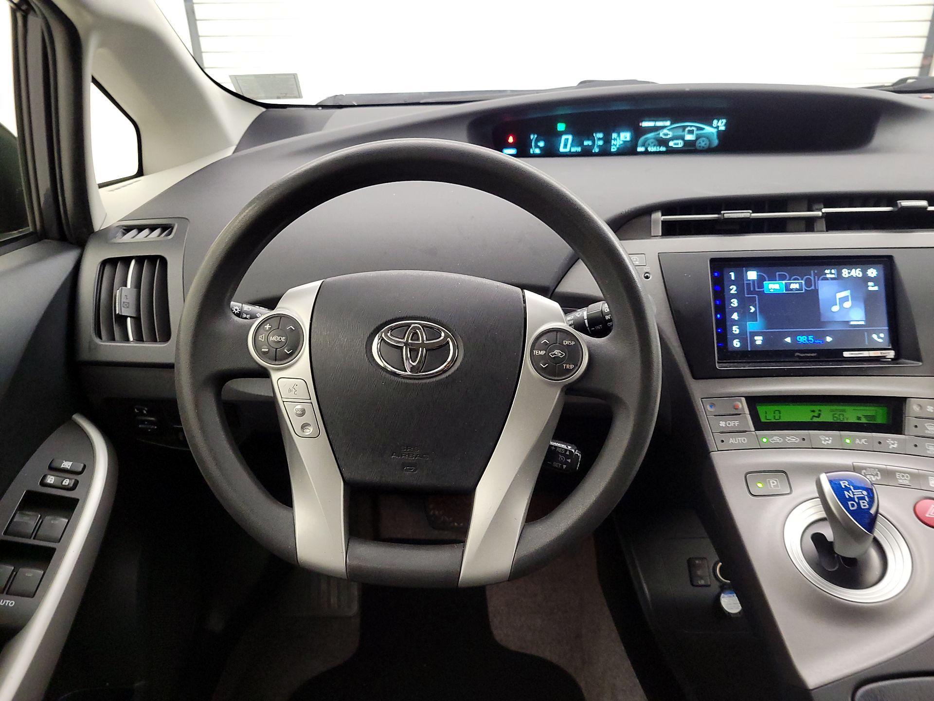 Thumbnail: 2014 Toyota Prius - 10