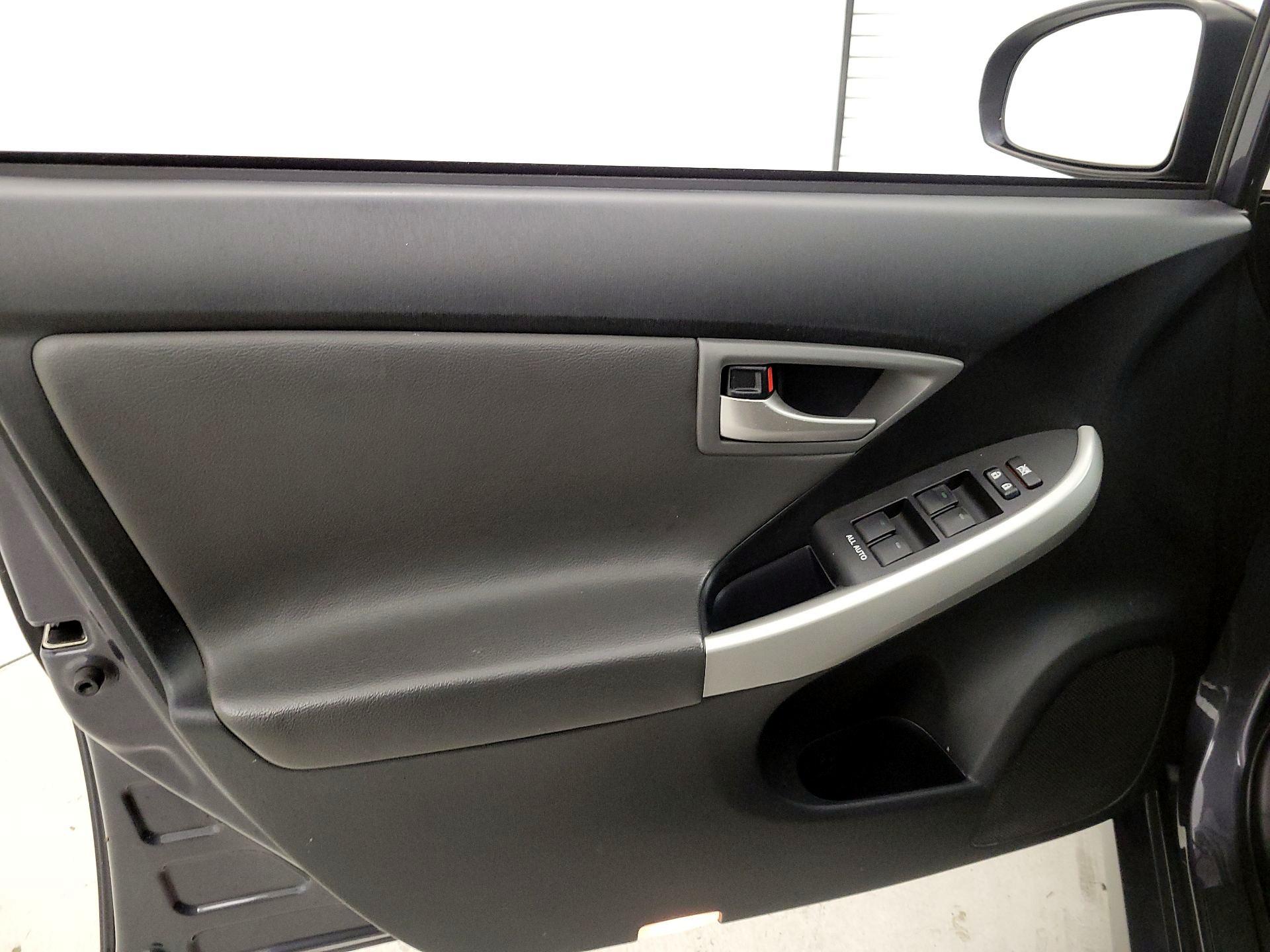 Thumbnail: 2014 Toyota Prius - 12