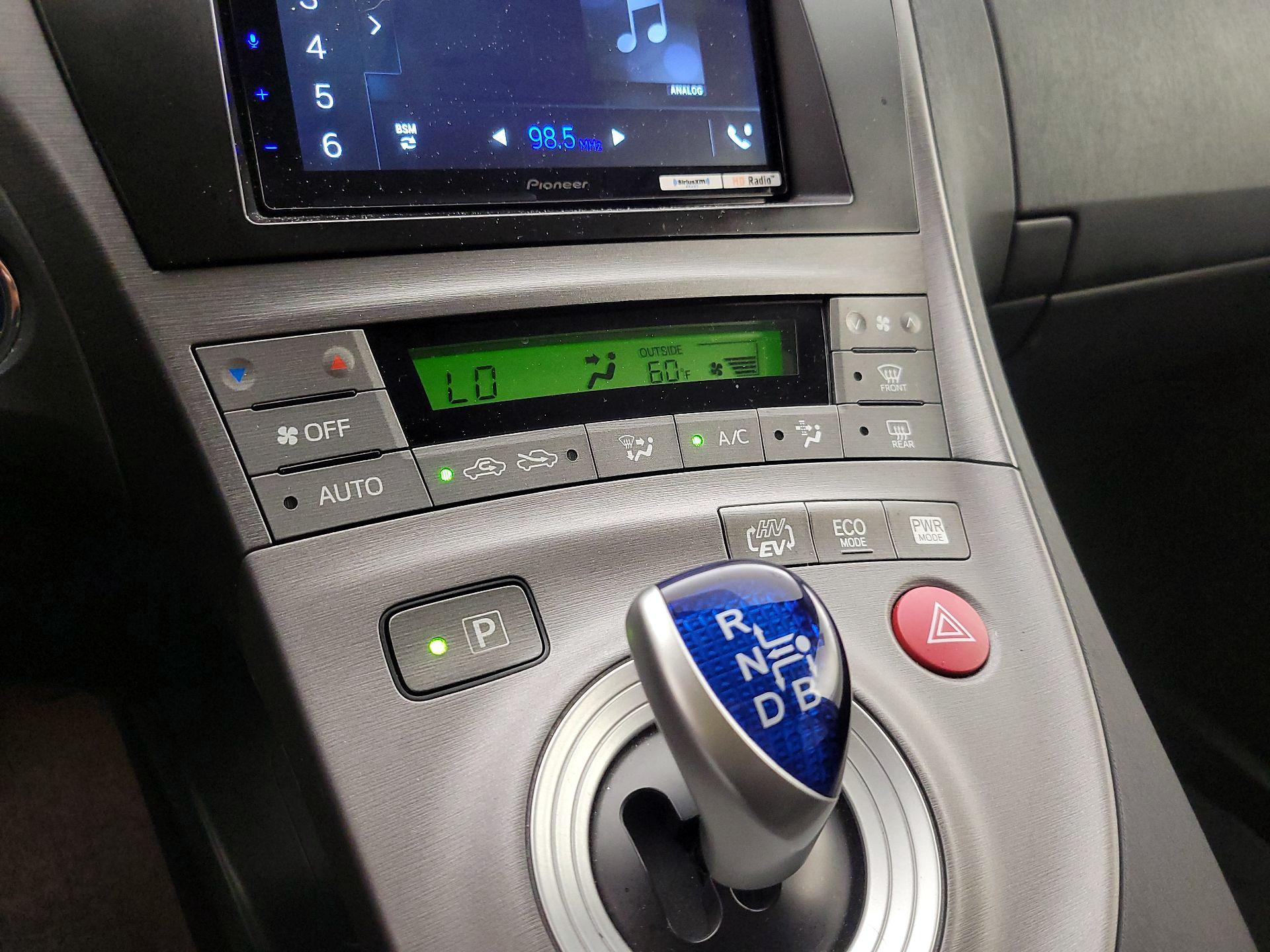 Thumbnail: 2014 Toyota Prius - 16