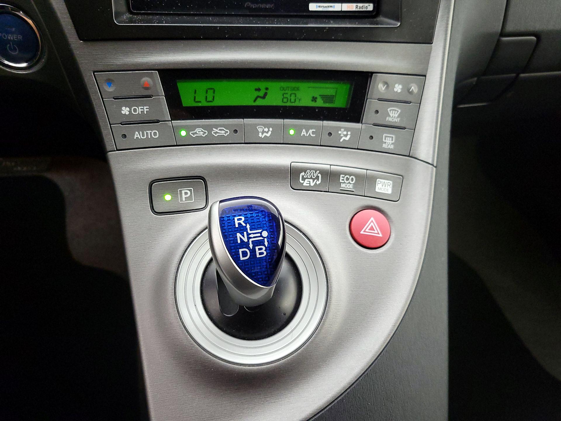 Thumbnail: 2014 Toyota Prius - 17