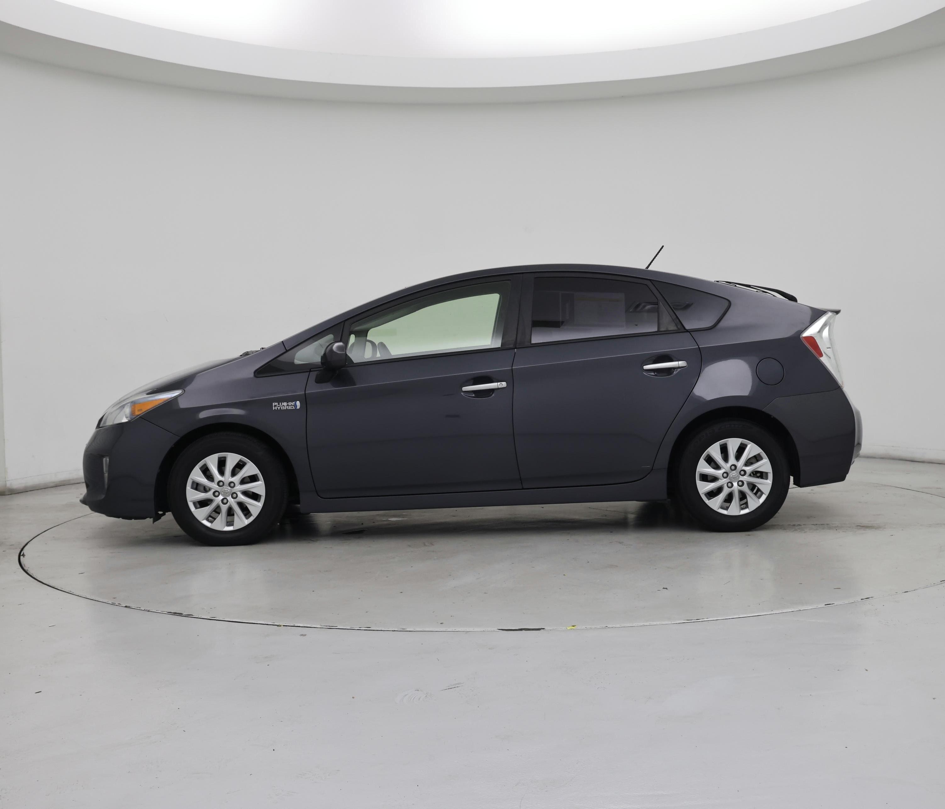 Thumbnail: 2014 Toyota Prius - 3