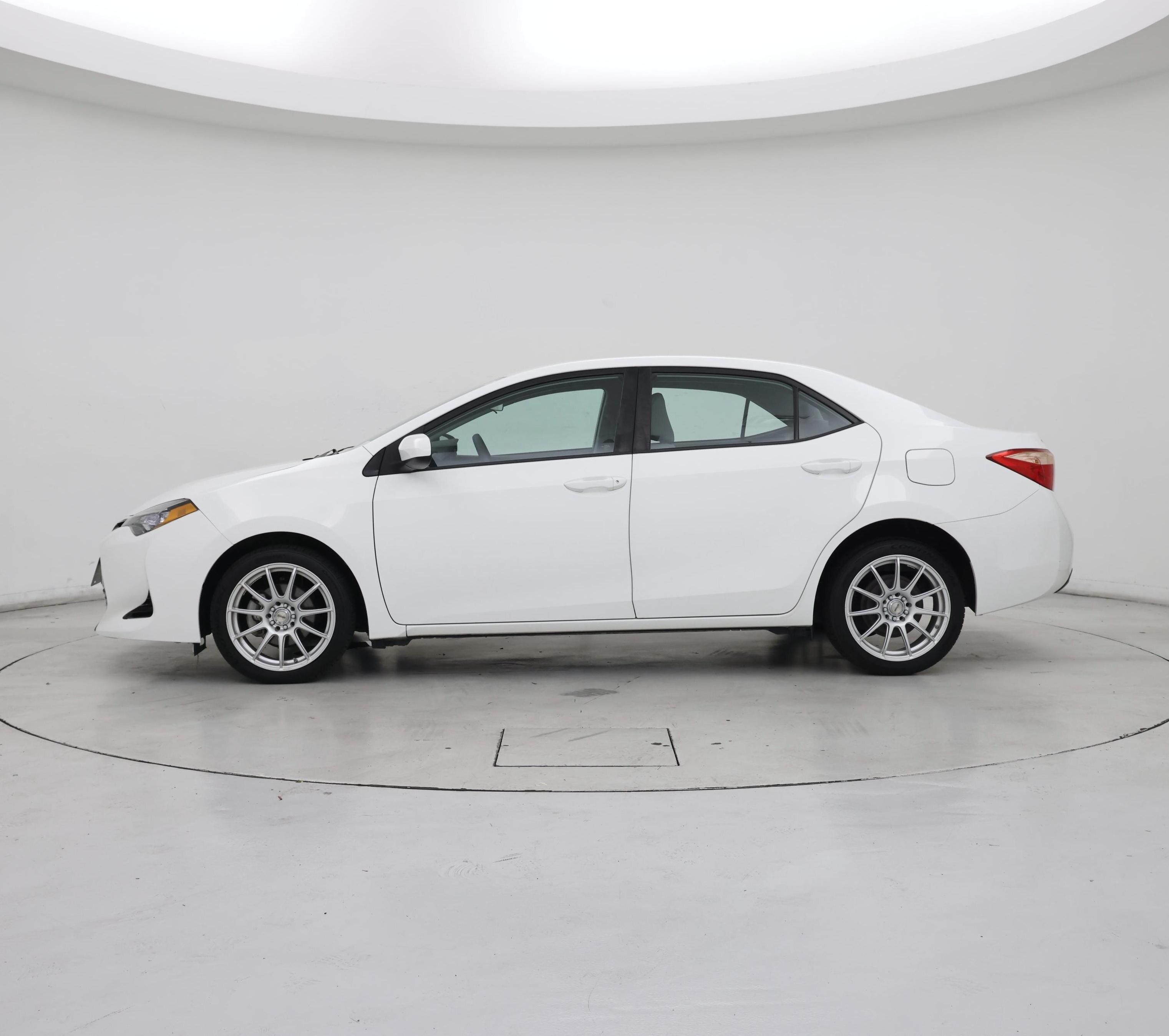 Thumbnail: 2017 Toyota Corolla - 3