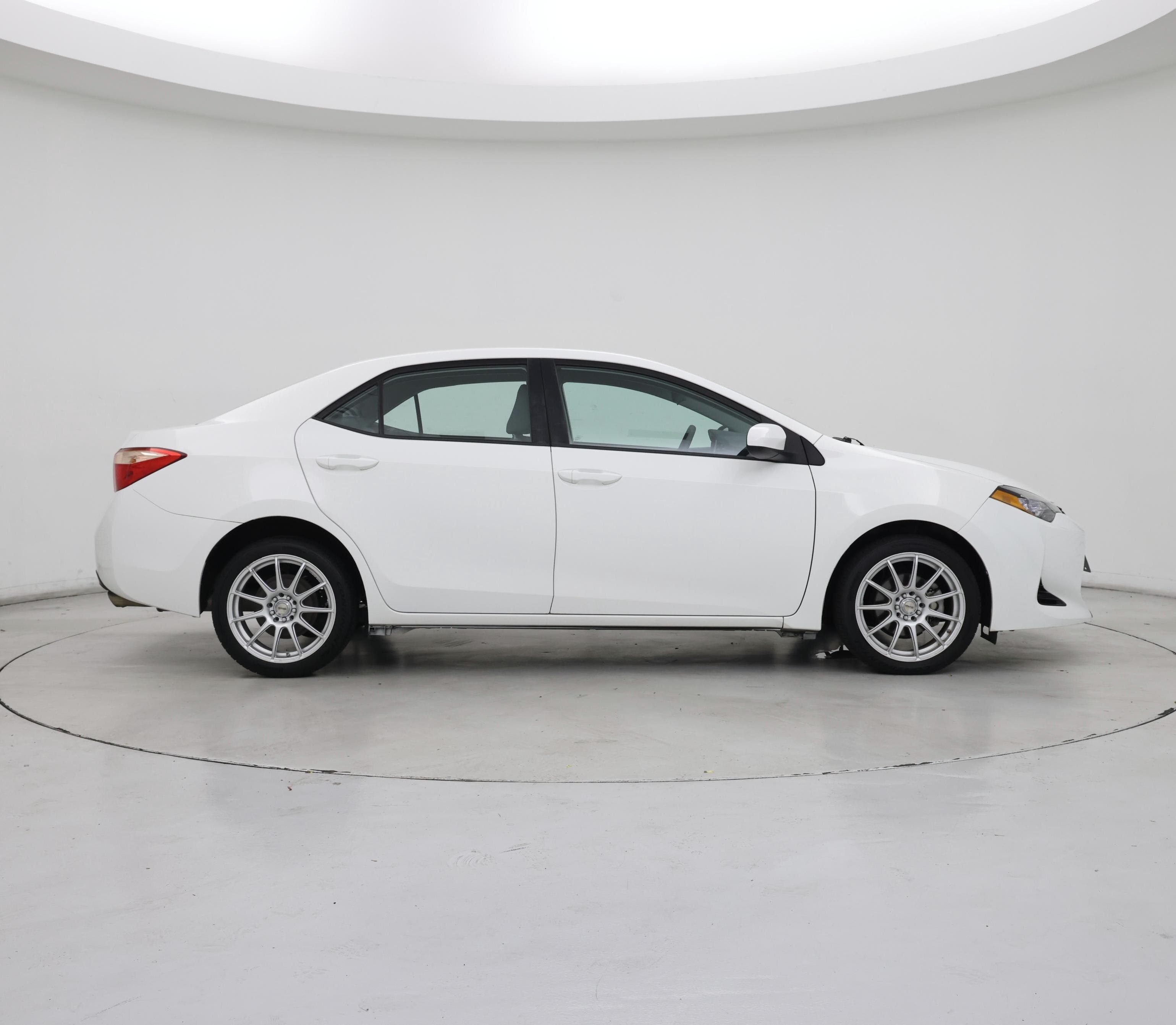Thumbnail: 2017 Toyota Corolla - 7