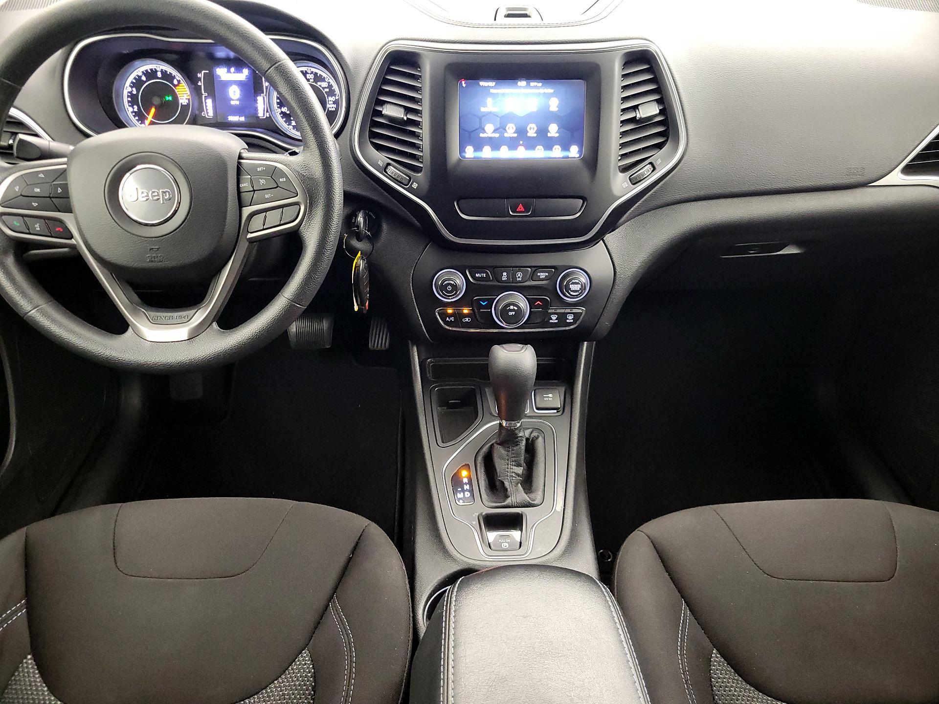 Thumbnail: 2019 Jeep Cherokee - 9
