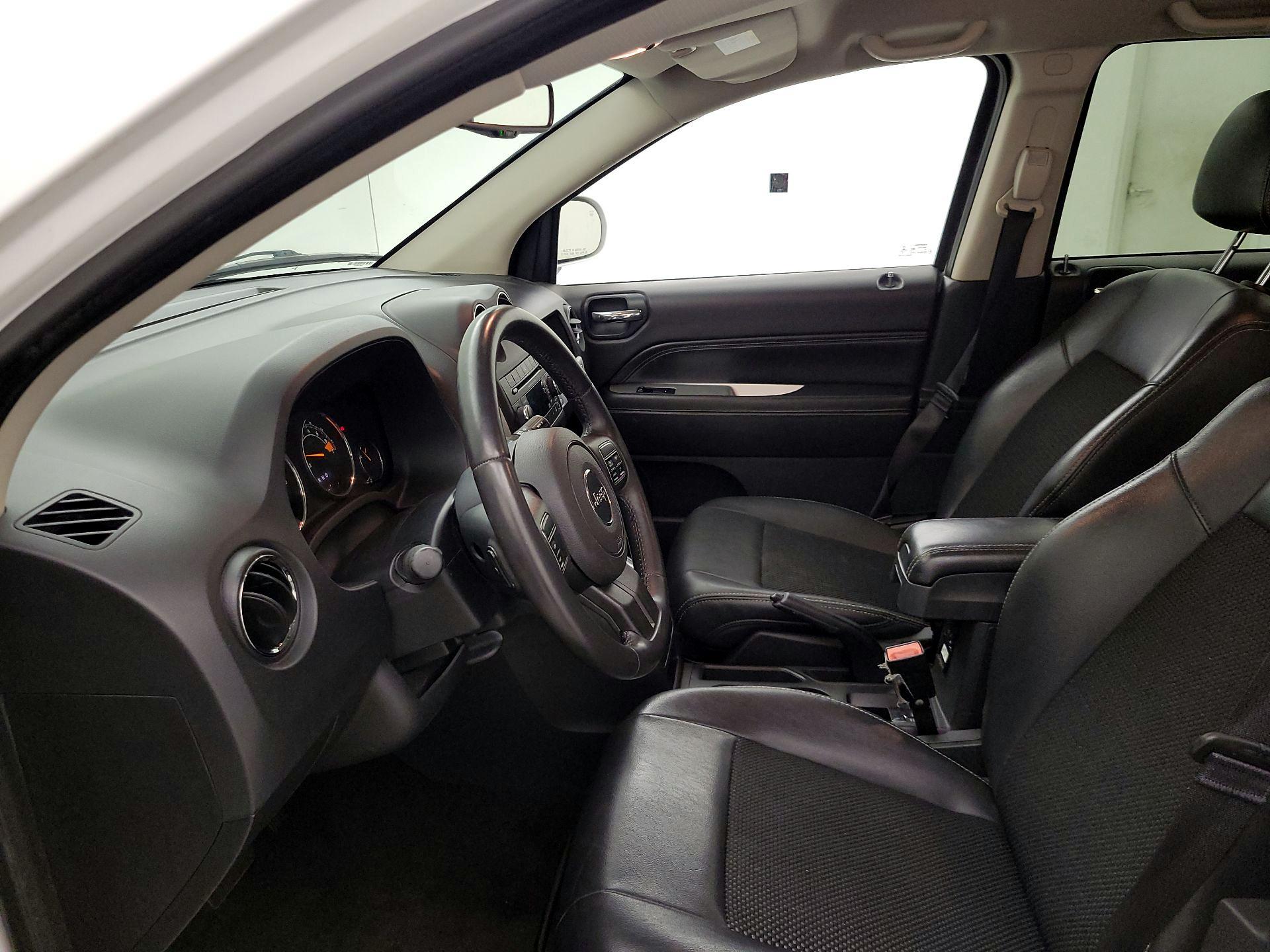 Thumbnail: 2014 Jeep Compass - 11