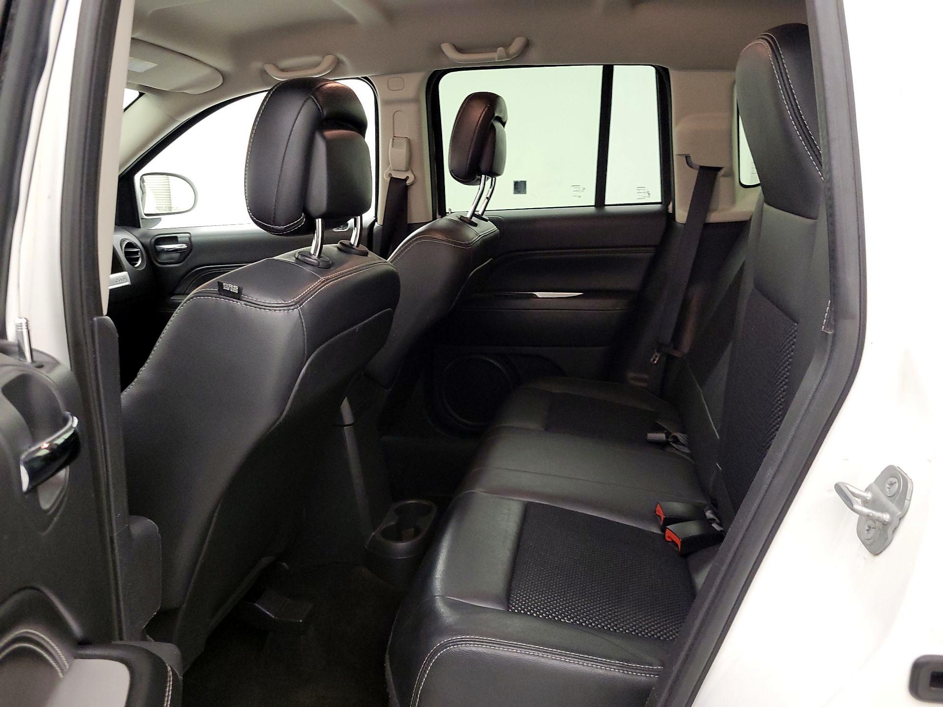 Thumbnail: 2014 Jeep Compass - 17