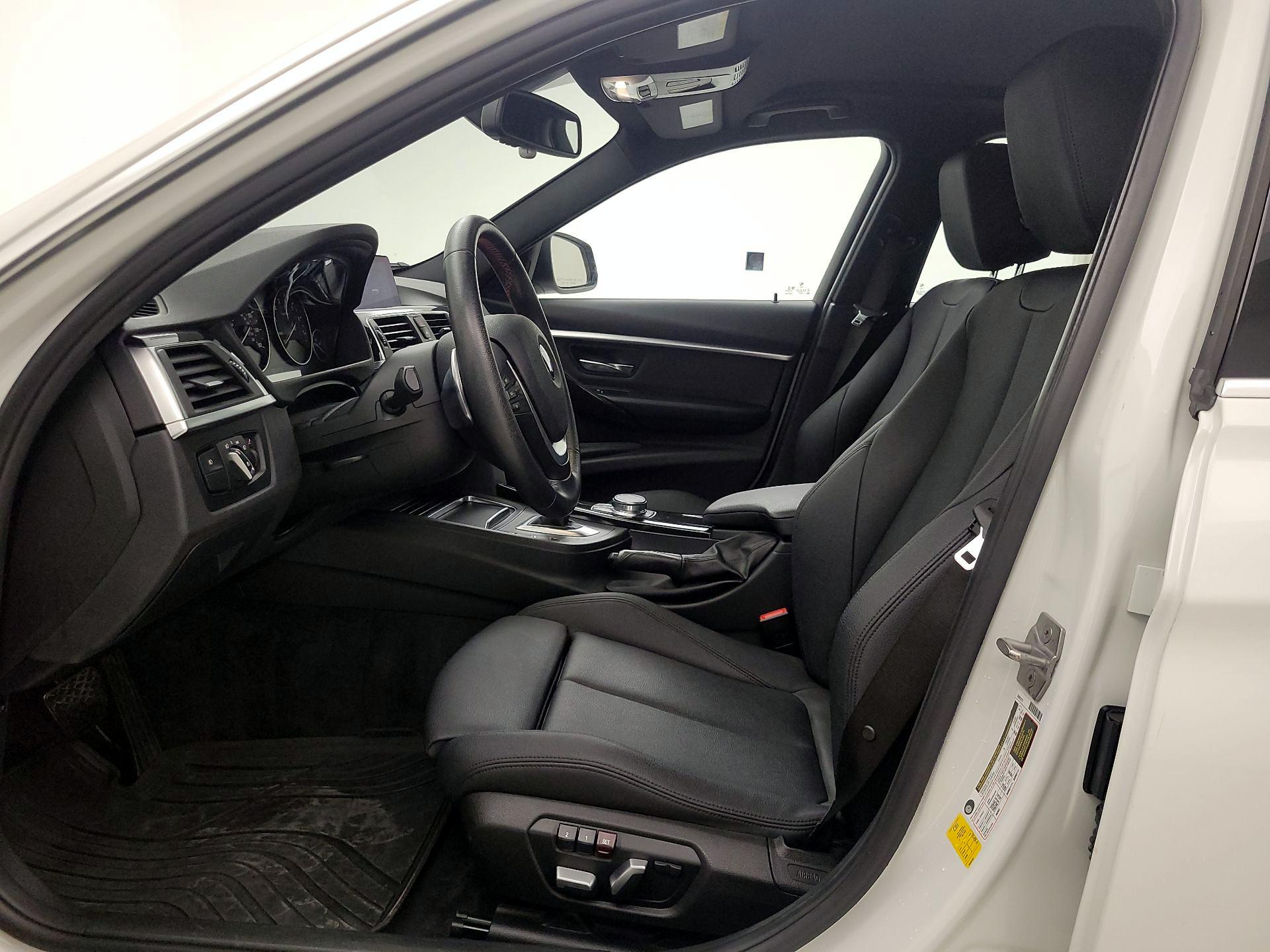 Thumbnail: 2017 BMW 3 Series - 11