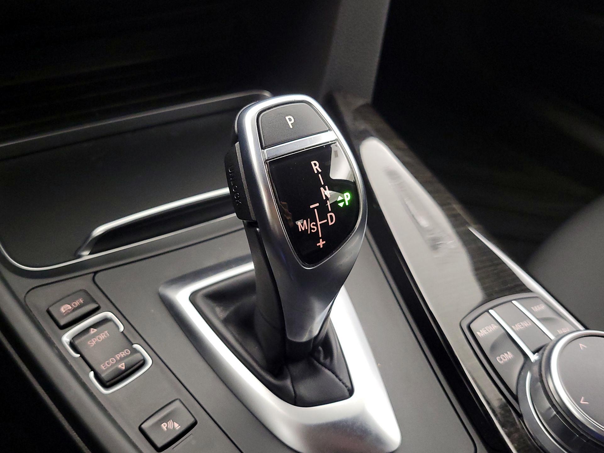 Thumbnail: 2017 BMW 3 Series - 18