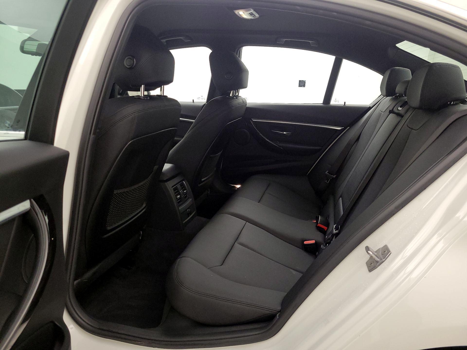 Thumbnail: 2017 BMW 3 Series - 20