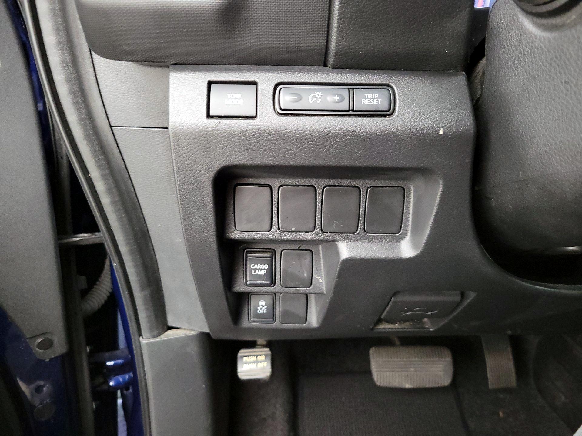 Thumbnail: 2022 Nissan Frontier - 13