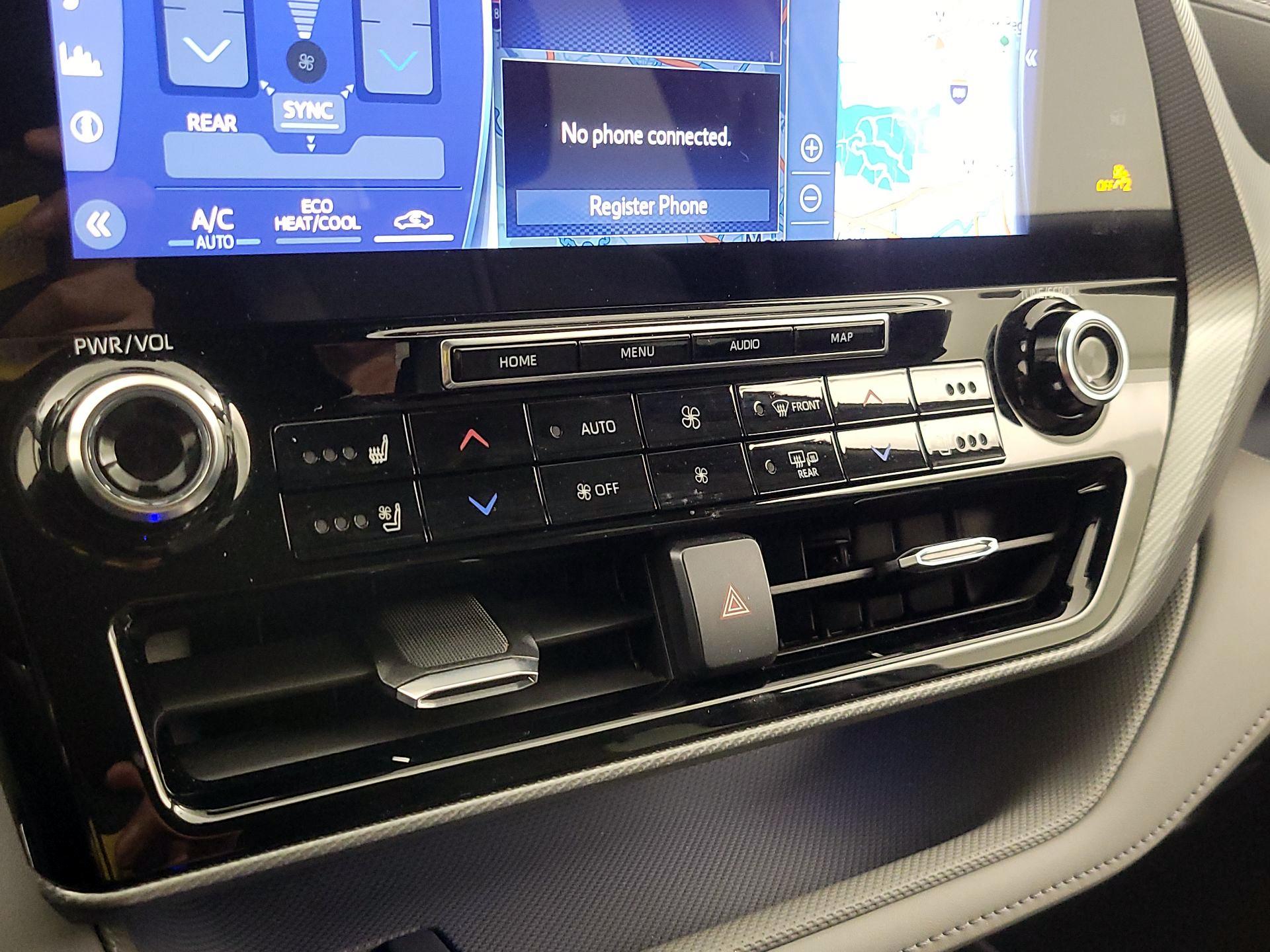 Thumbnail: 2022 Toyota Highlander - 17