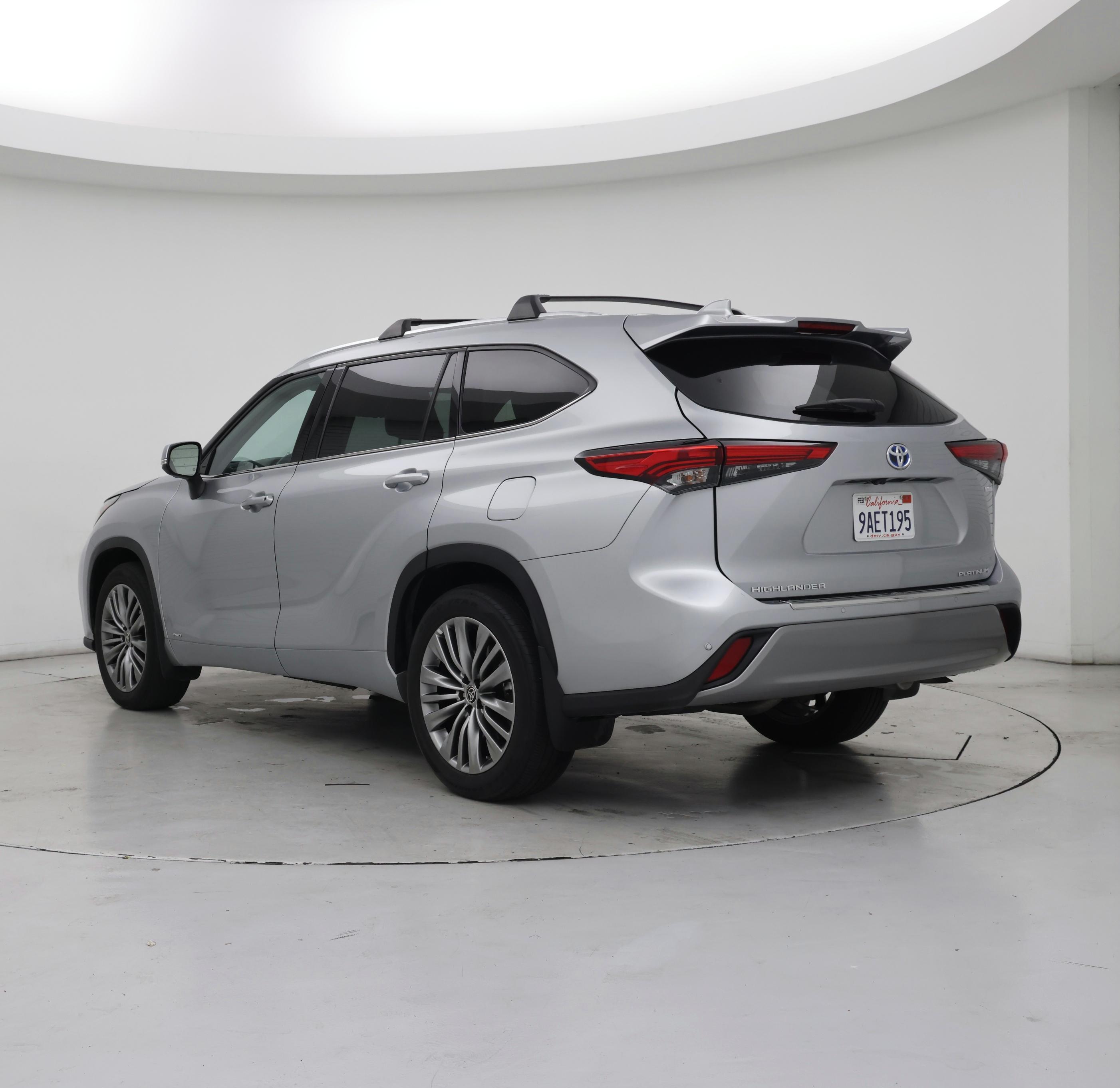 Thumbnail: 2022 Toyota Highlander - 2