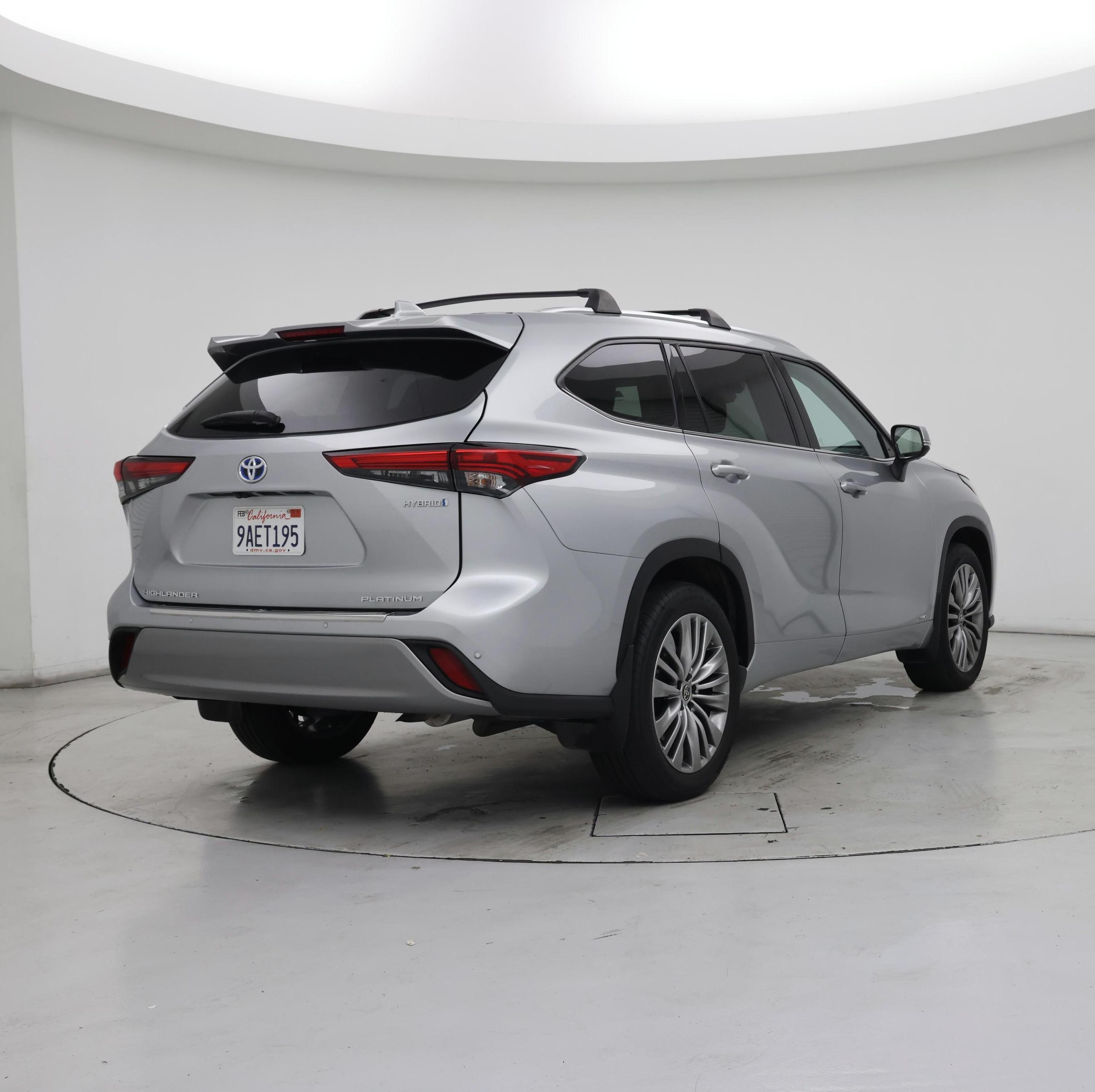 Thumbnail: 2022 Toyota Highlander - 8