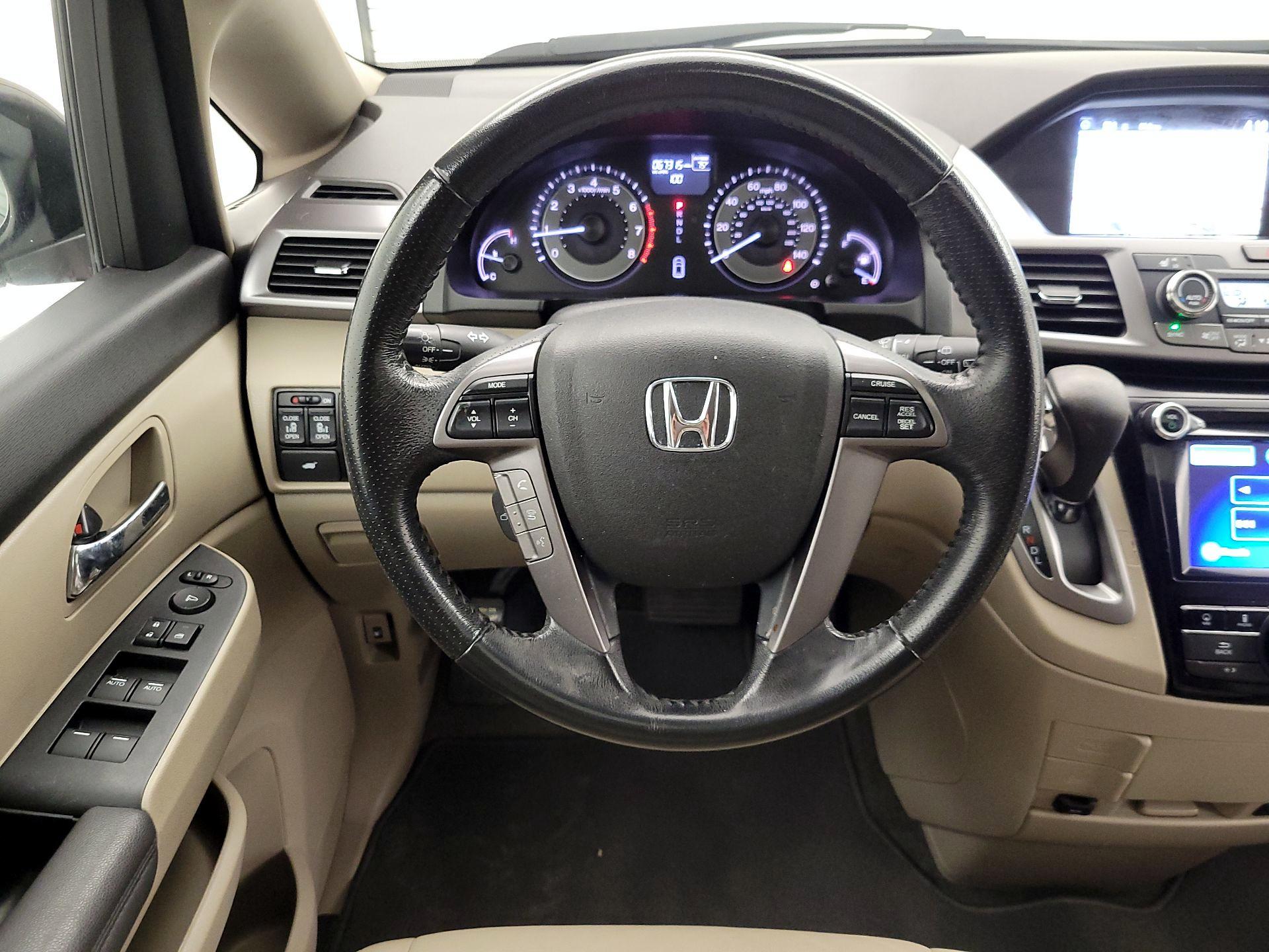 Thumbnail: 2014 Honda Odyssey - 10