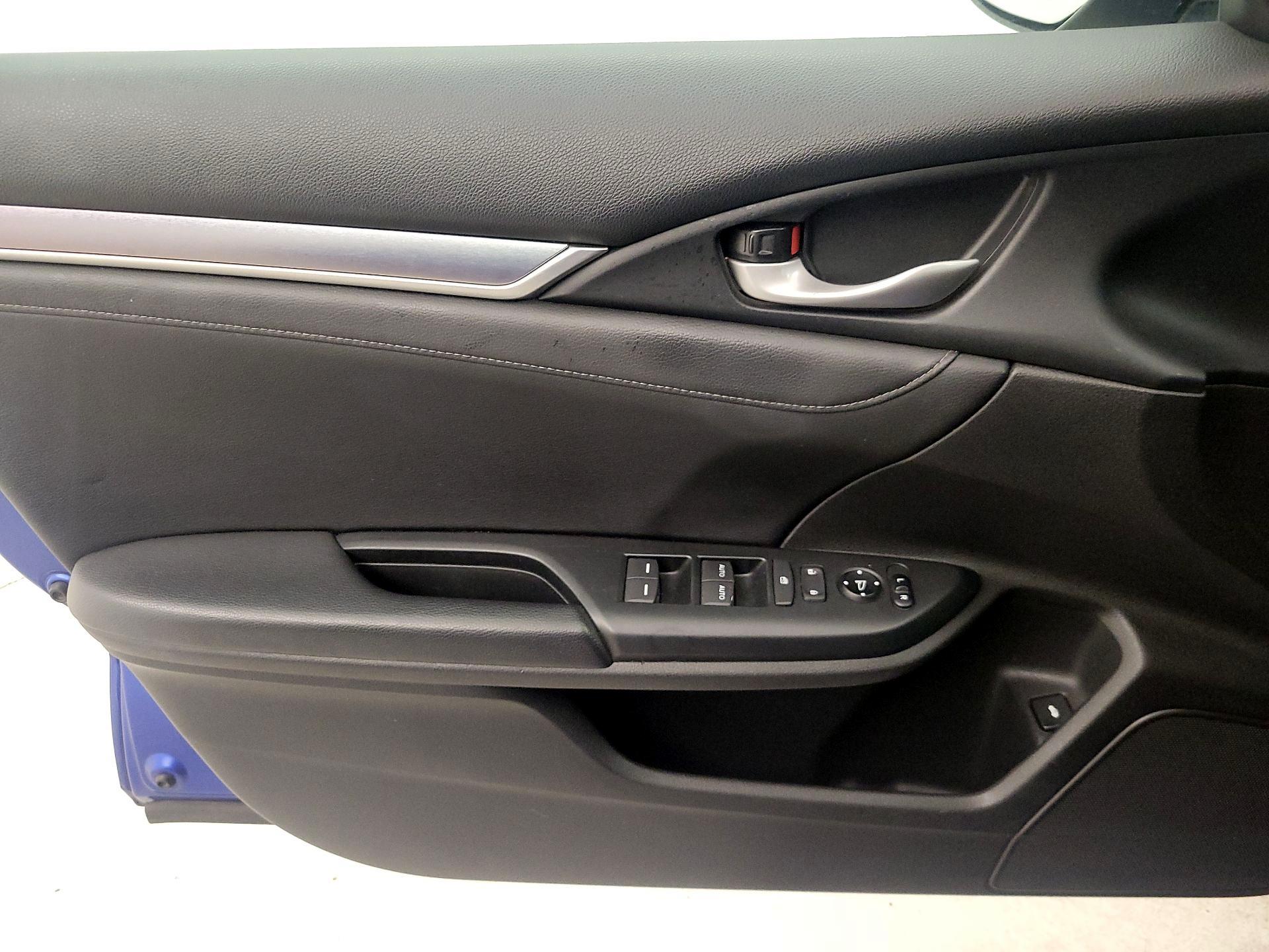 Thumbnail: 2016 Honda Civic - 12