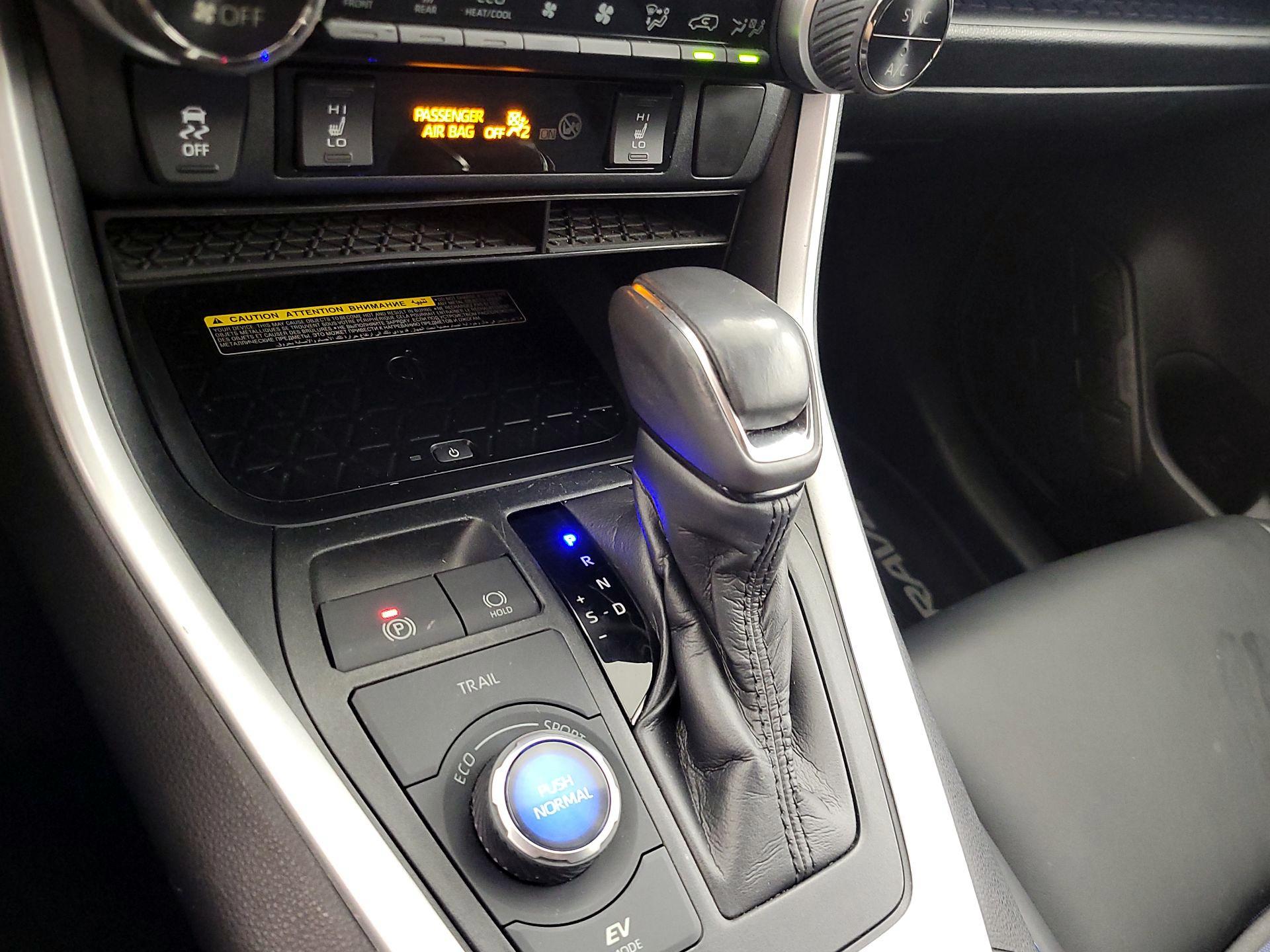 Thumbnail: 2020 Toyota RAV4 - 18