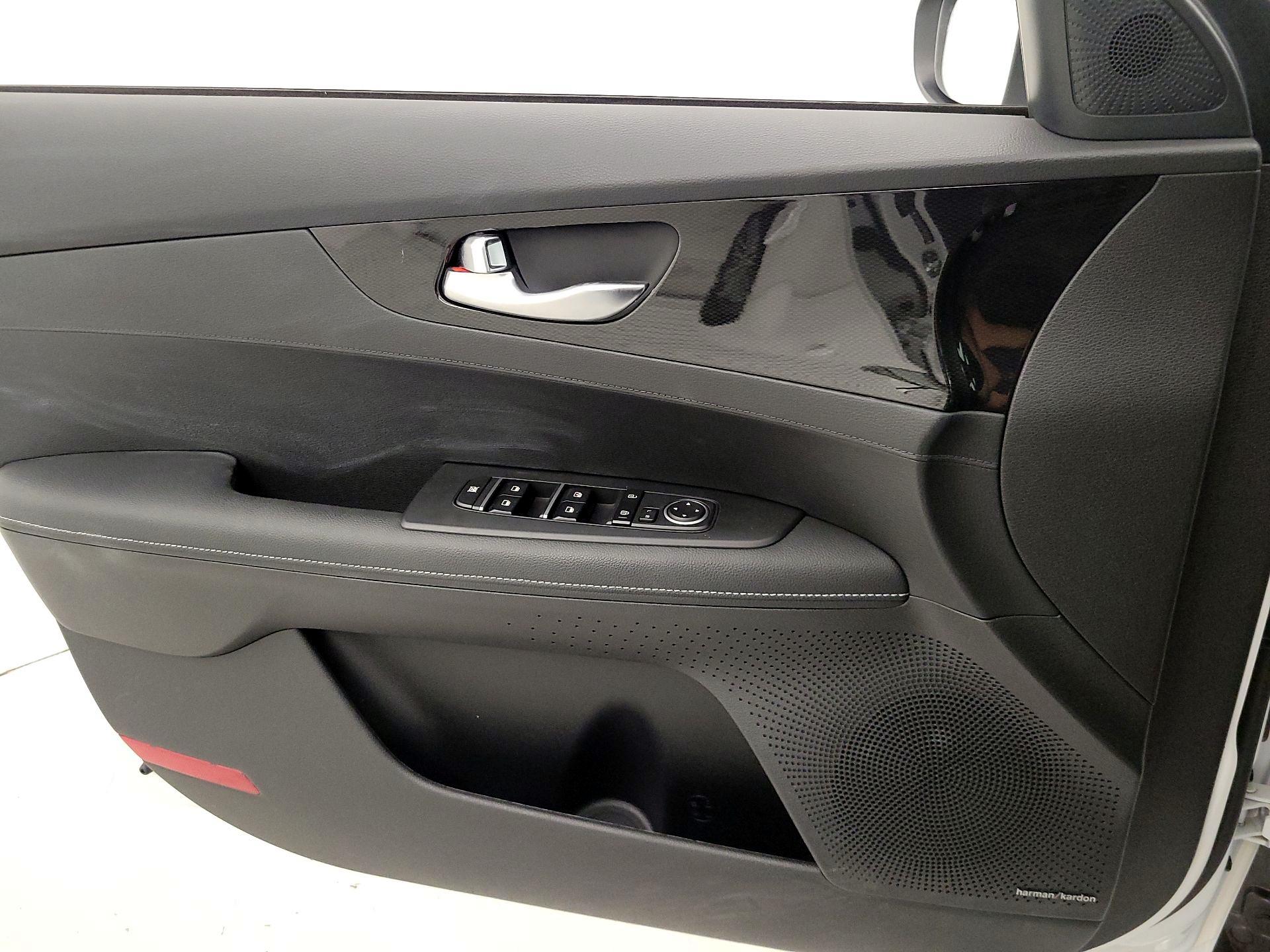 Thumbnail: 2023 Kia Forte - 12