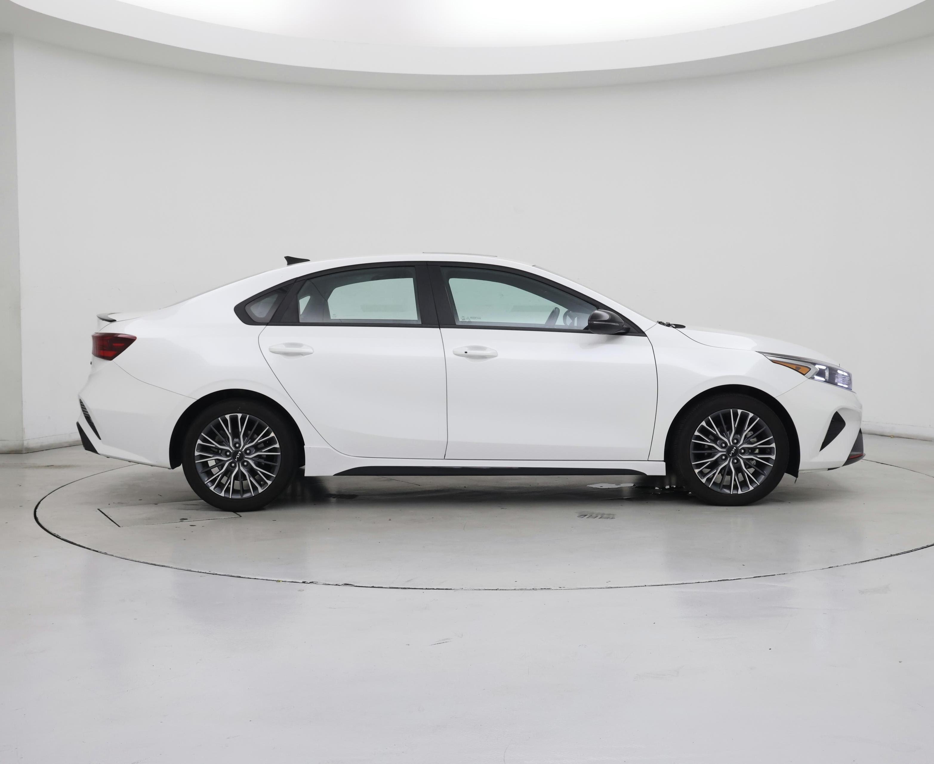 Thumbnail: 2023 Kia Forte - 7