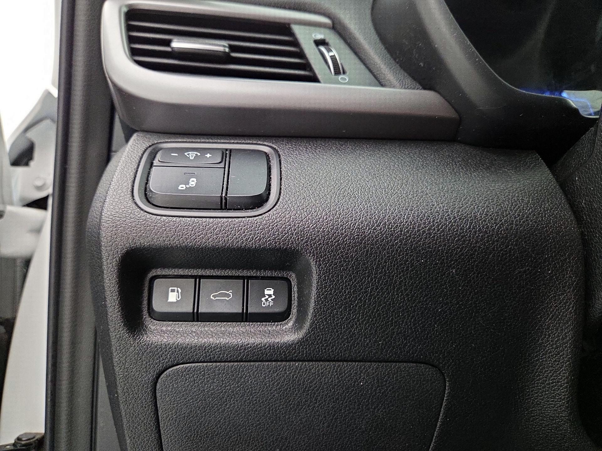 Thumbnail: 2018 Kia Optima - 13