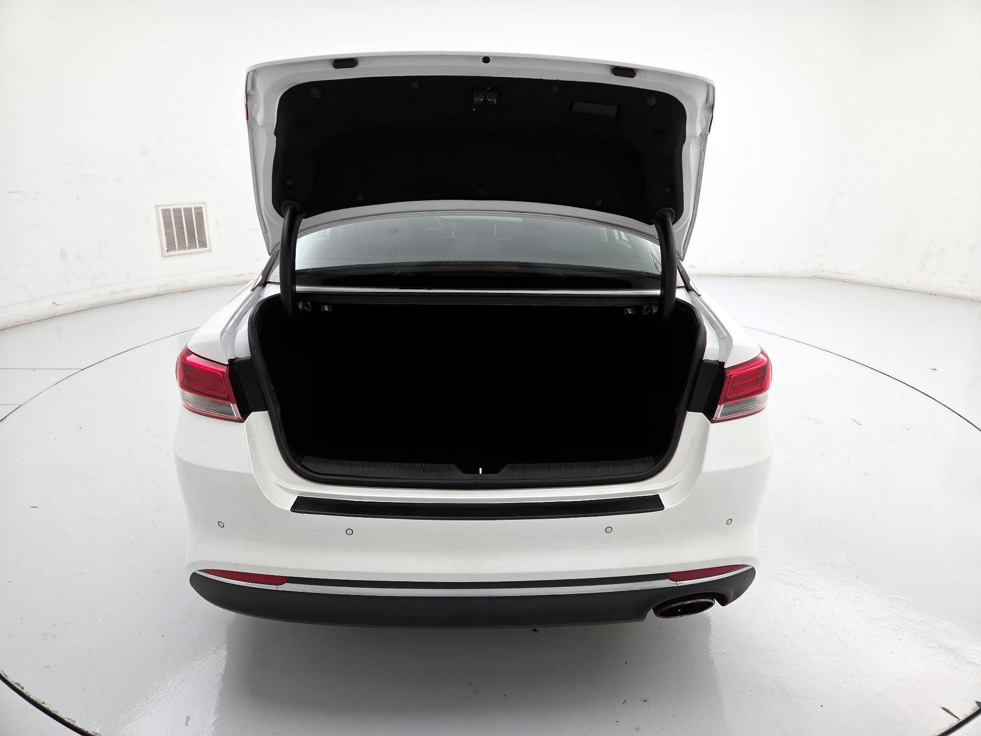 Thumbnail: 2018 Kia Optima - 20