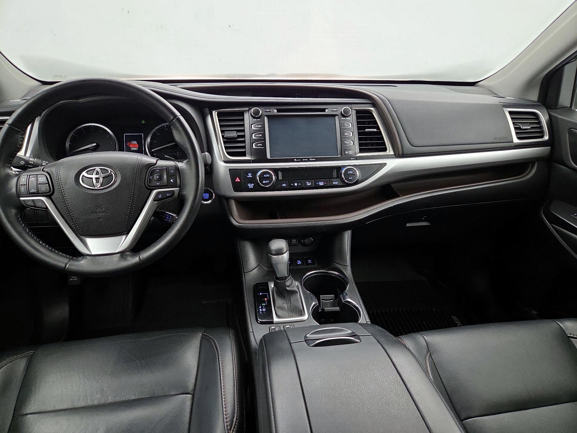 Thumbnail: 2017 Toyota Highlander - 9