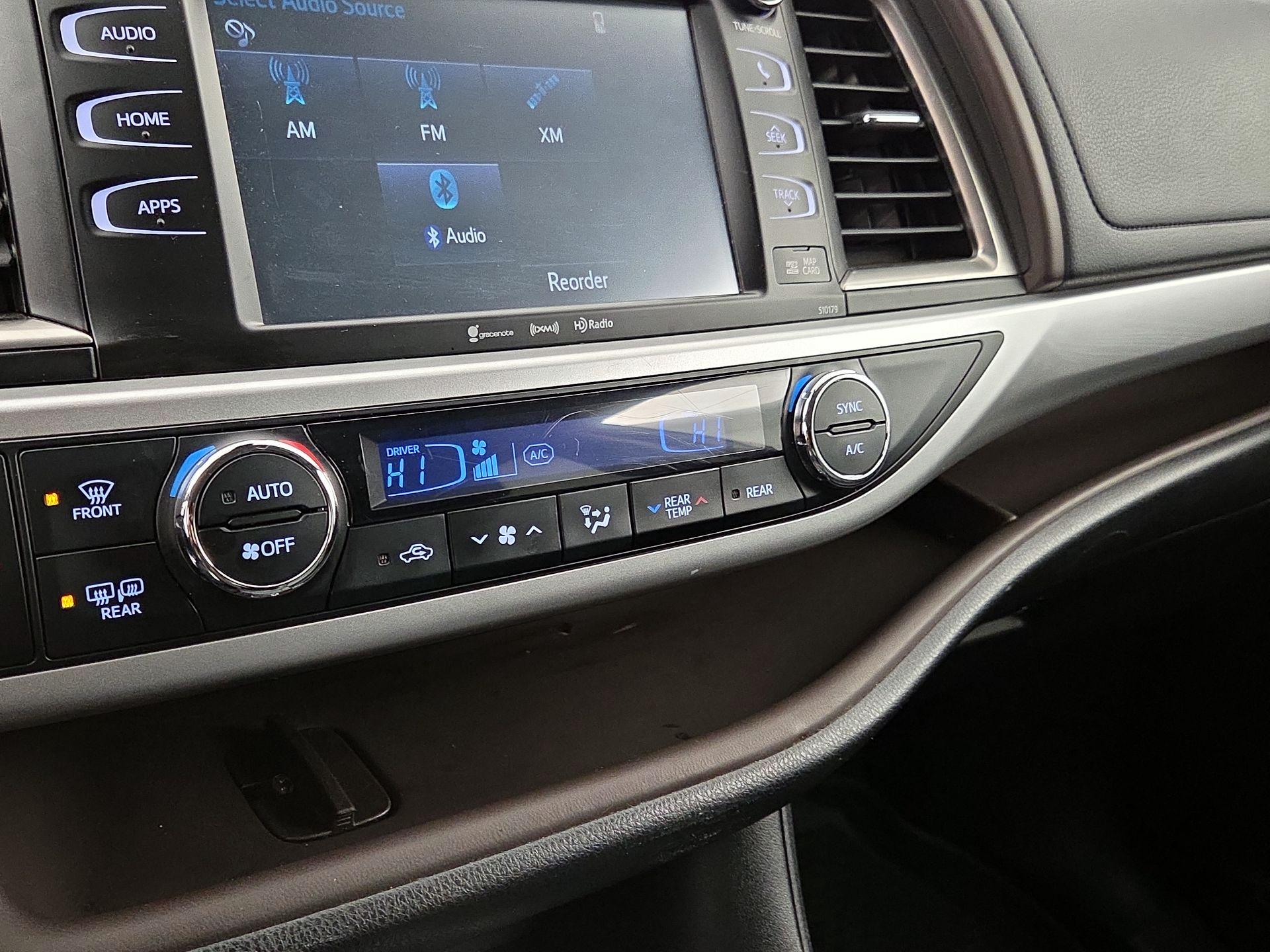 Thumbnail: 2017 Toyota Highlander - 16