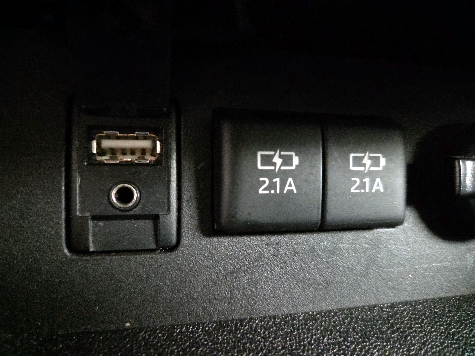 Thumbnail: 2017 Toyota Highlander - 18