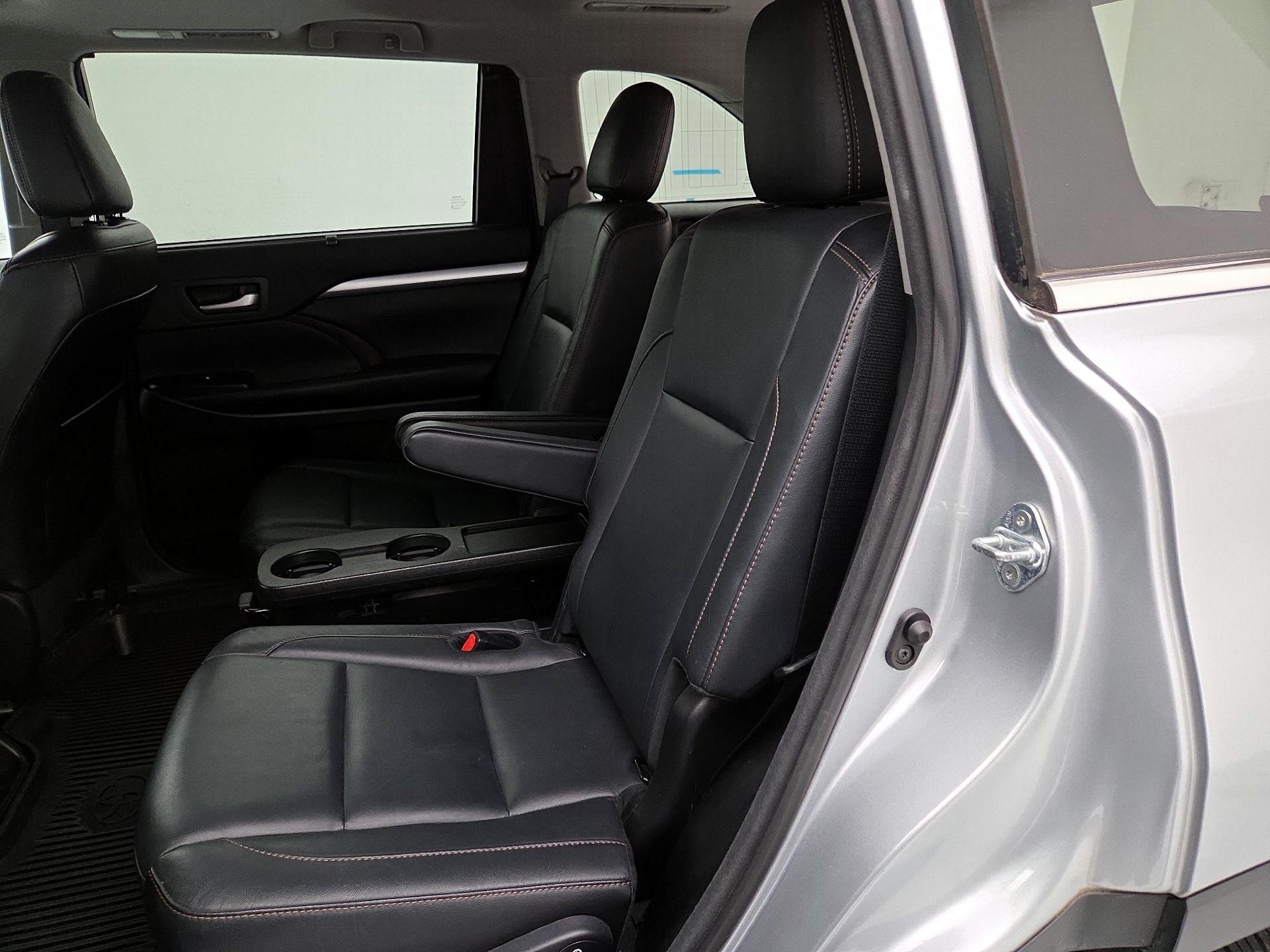 Thumbnail: 2017 Toyota Highlander - 20