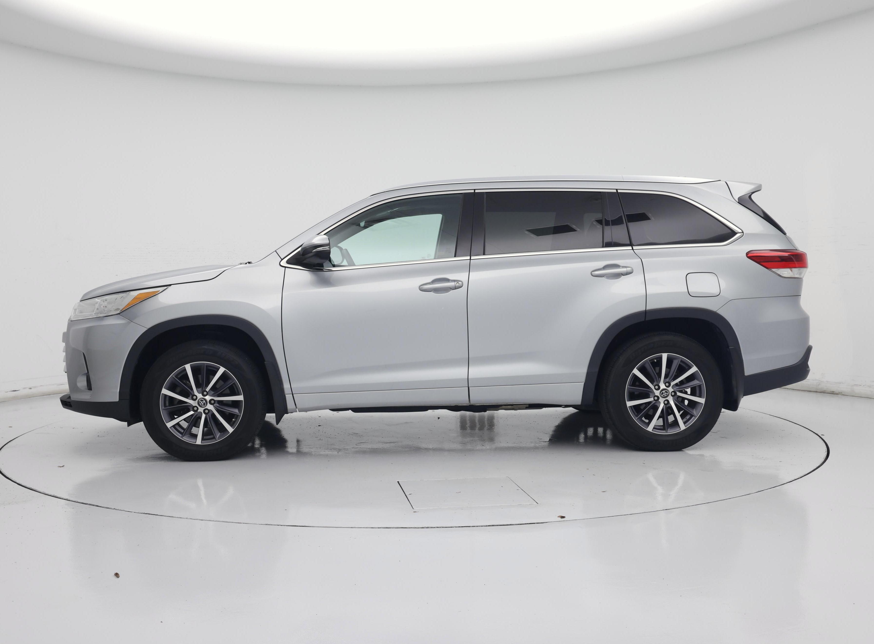 Thumbnail: 2017 Toyota Highlander - 3