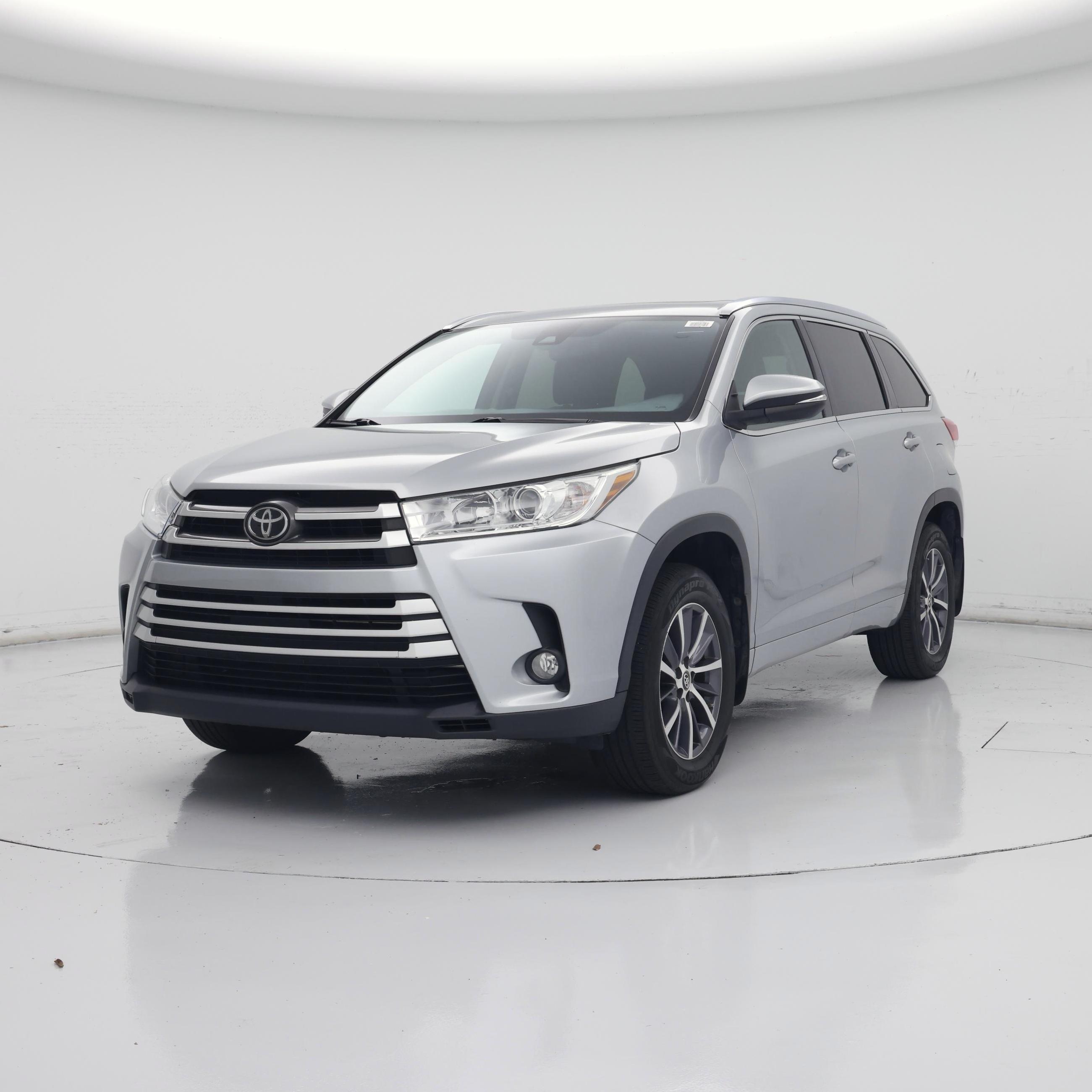 Thumbnail: 2017 Toyota Highlander - 4
