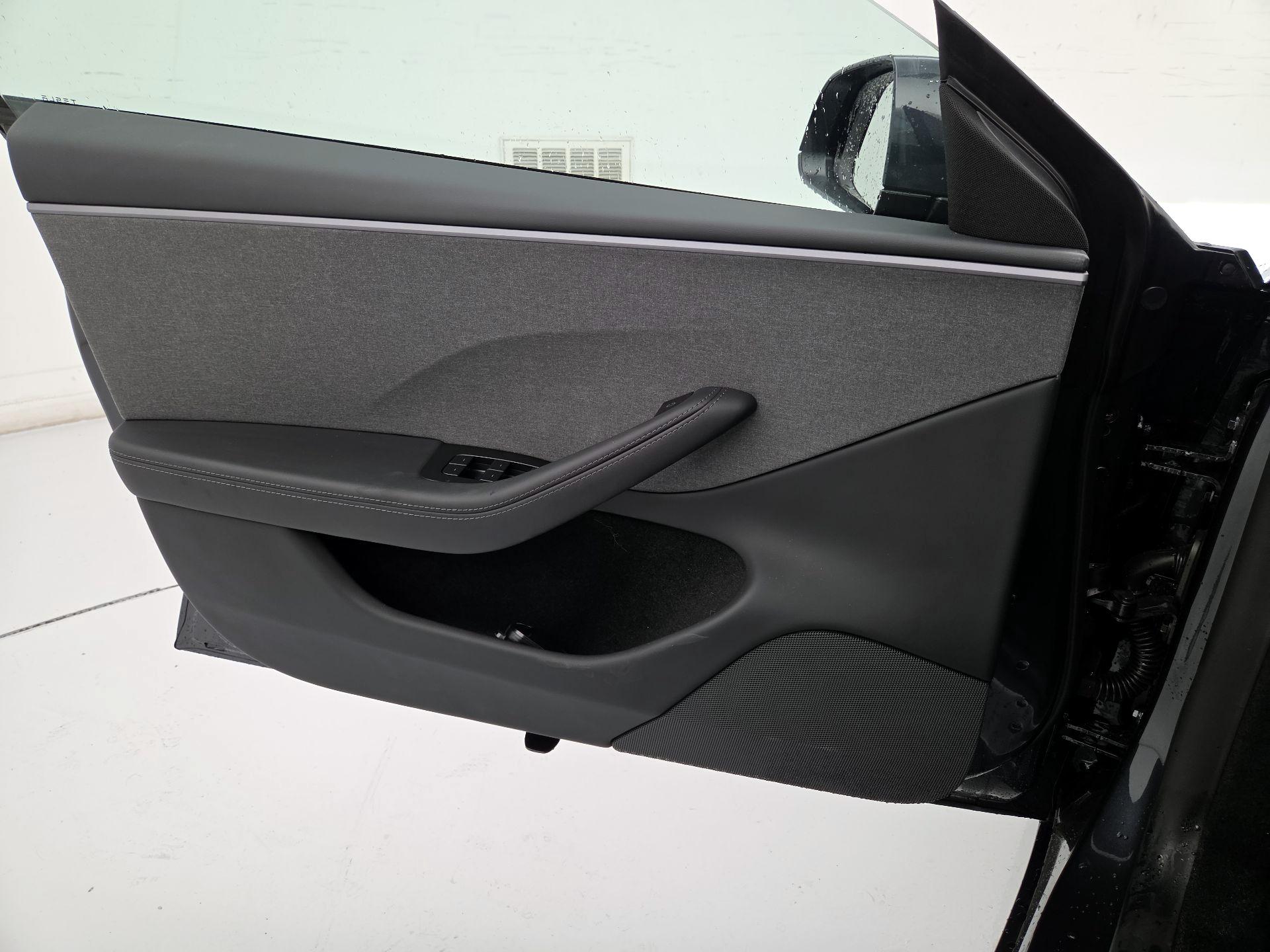 Thumbnail: 2025 Tesla Model 3 - 12