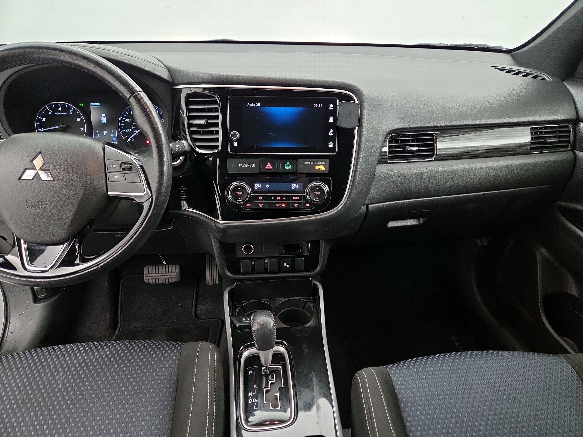 Thumbnail: 2018 Mitsubishi Outlander - 9