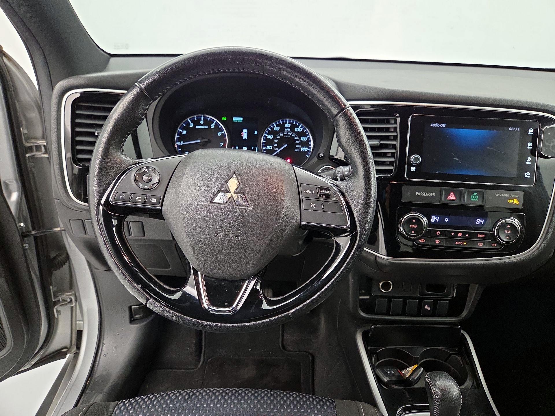 Thumbnail: 2018 Mitsubishi Outlander - 10