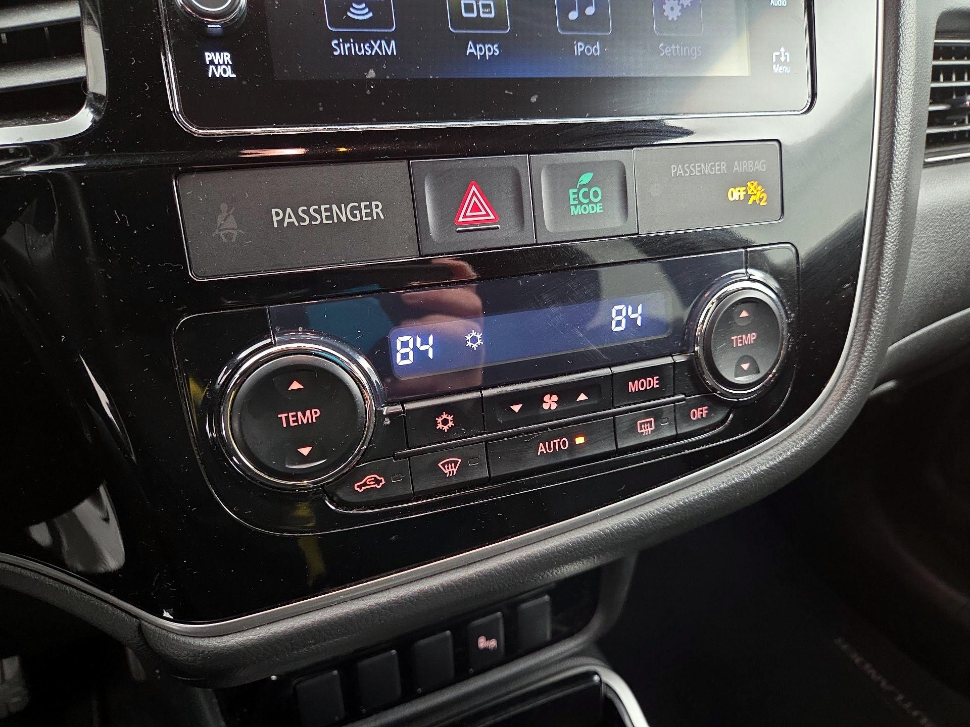 Thumbnail: 2018 Mitsubishi Outlander - 16