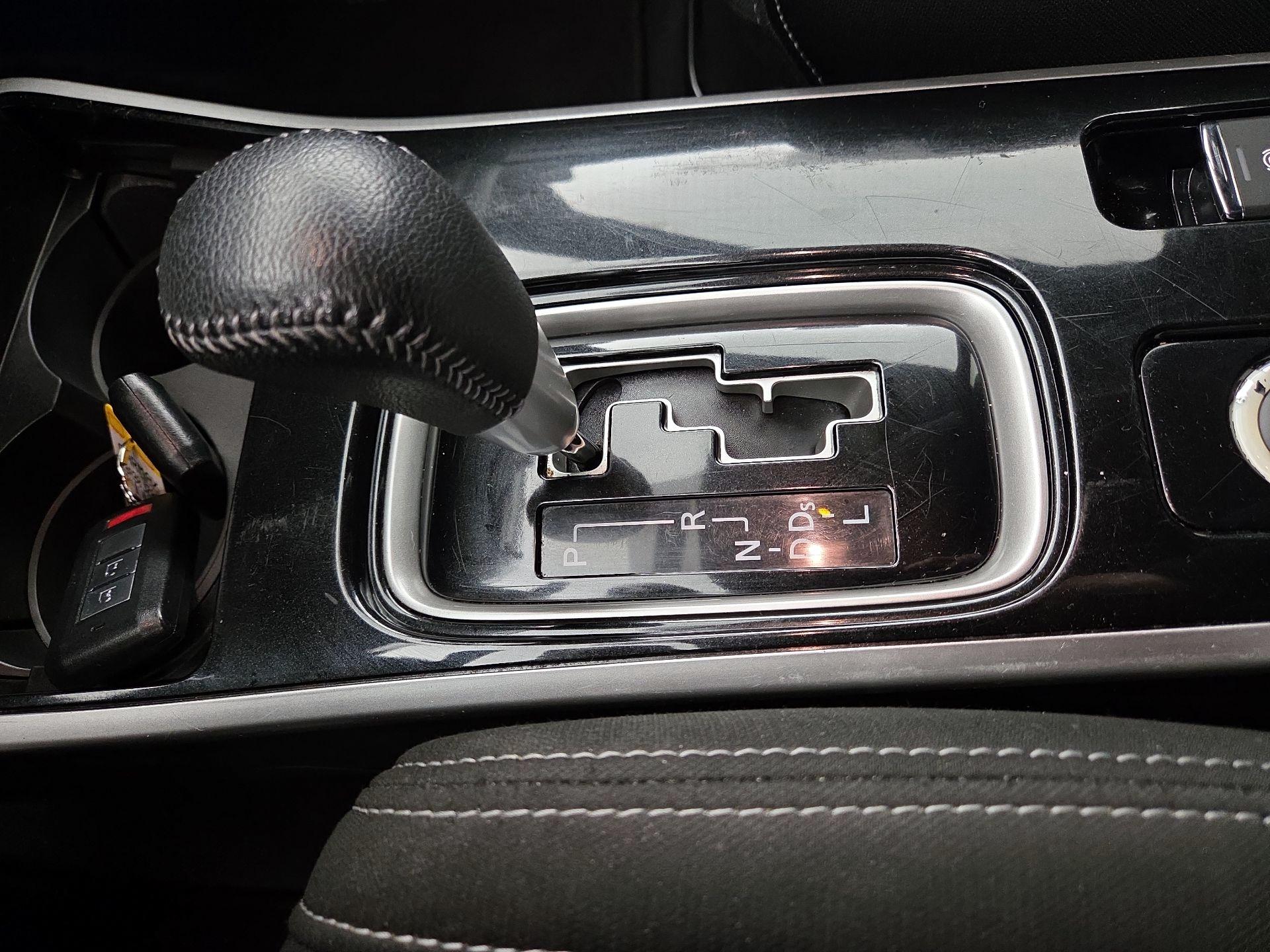 Thumbnail: 2018 Mitsubishi Outlander - 17