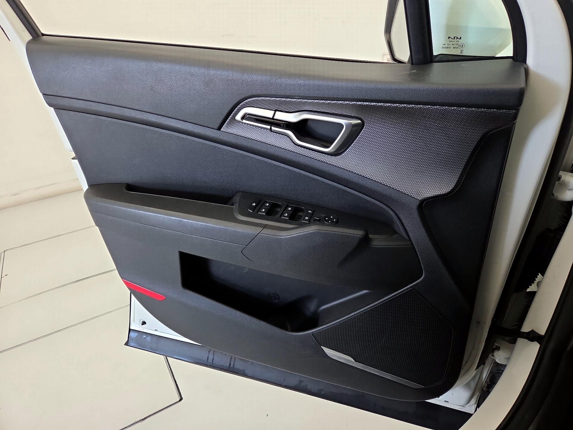 Thumbnail: 2023 Kia Sportage - 12