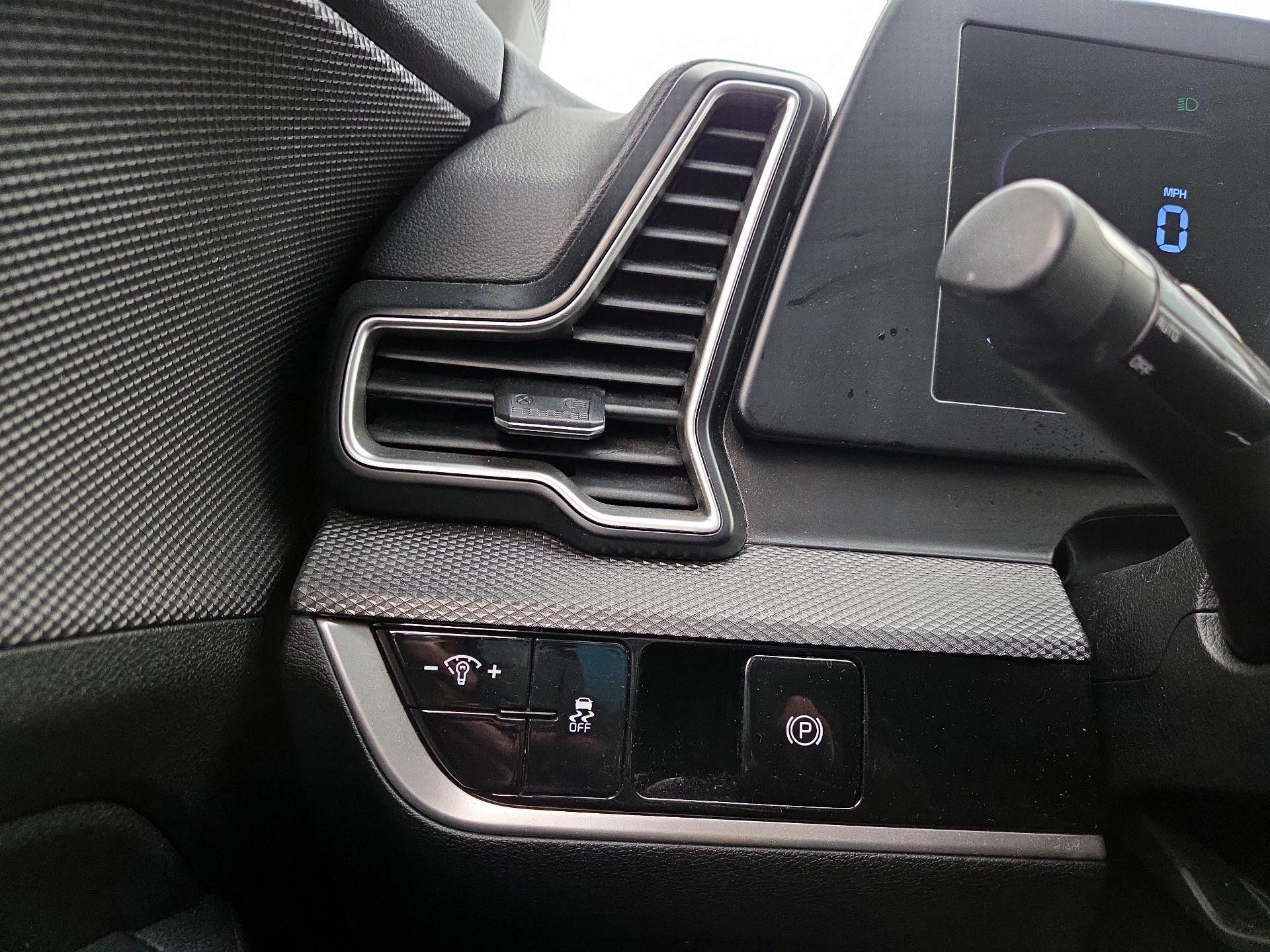 Thumbnail: 2023 Kia Sportage - 13