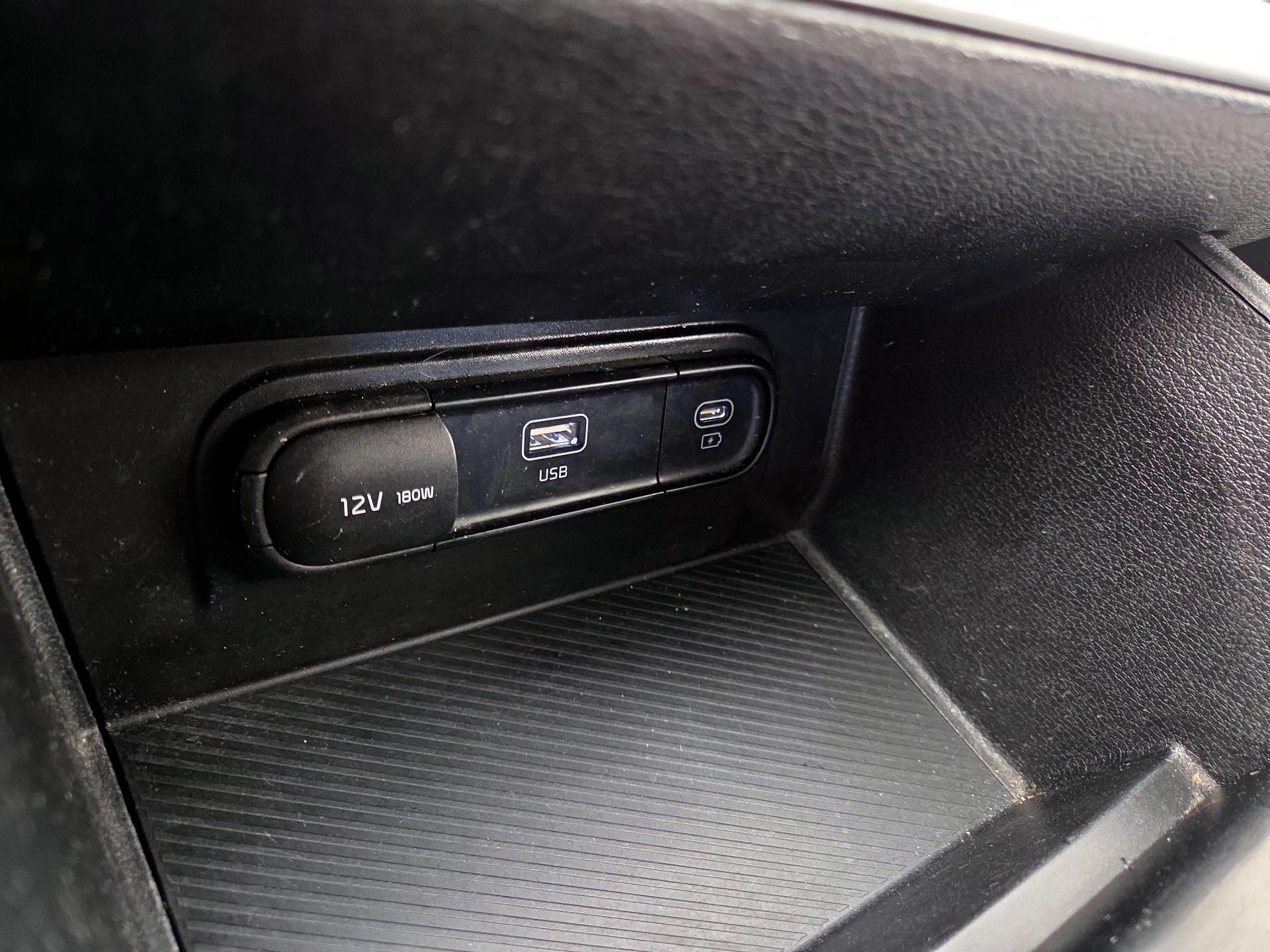 Thumbnail: 2023 Kia Sportage - 18